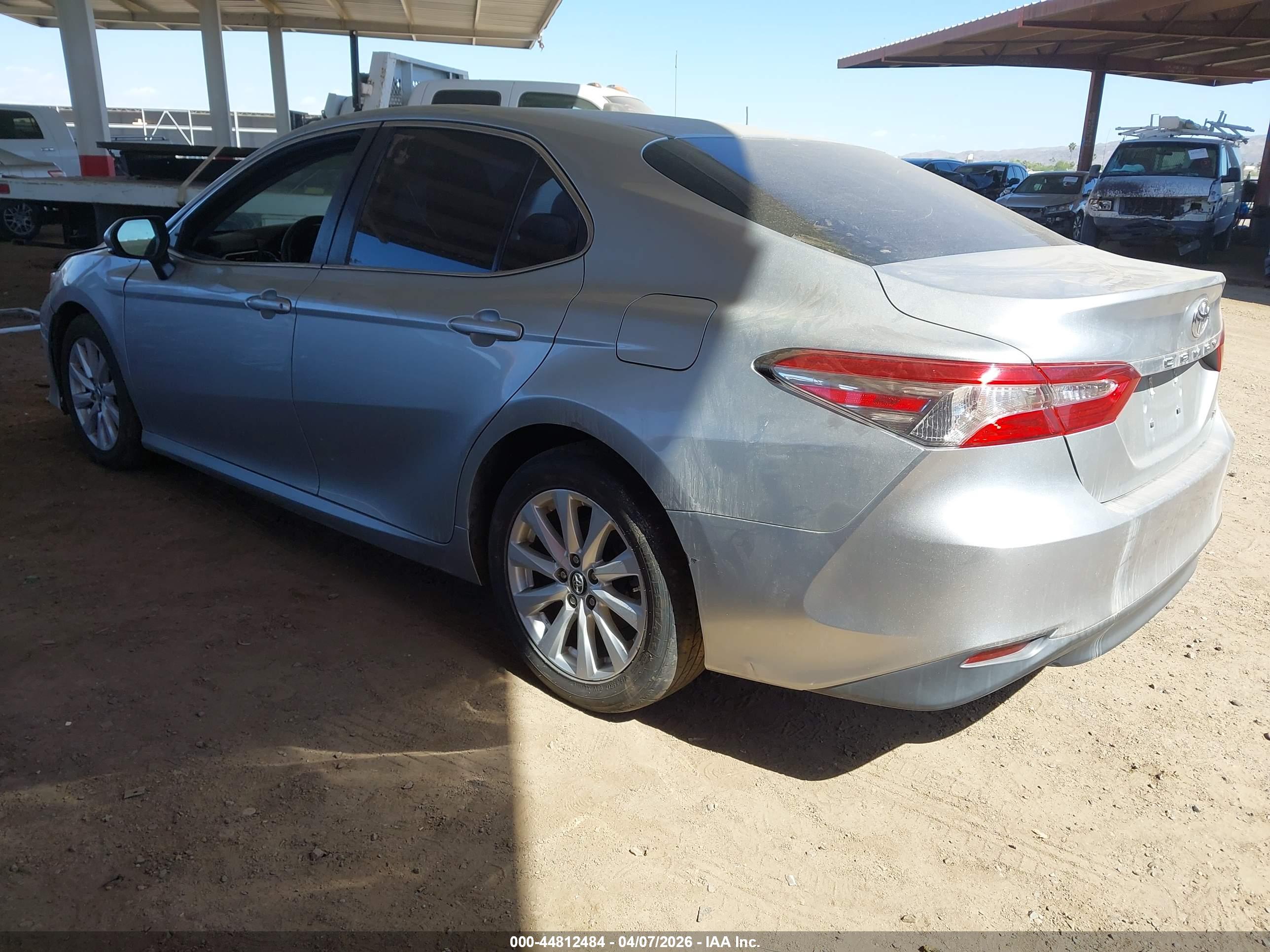 TOYOTA CAMRY image 3