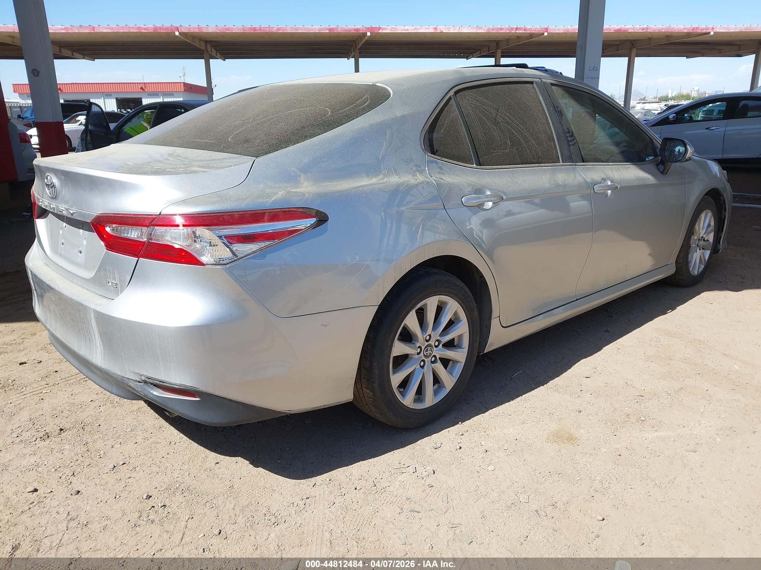 TOYOTA CAMRY image 4