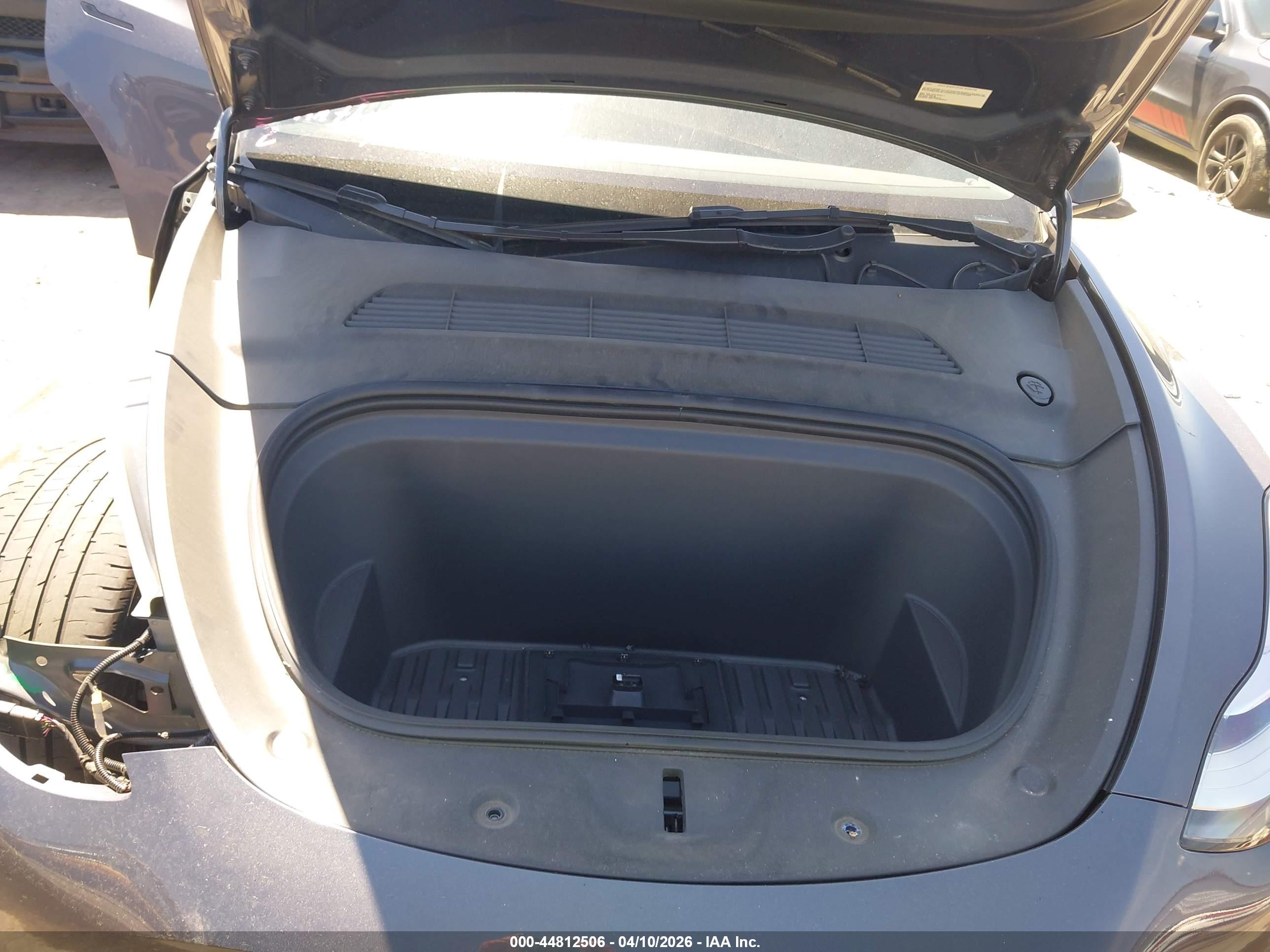 TESLA MODEL image 10