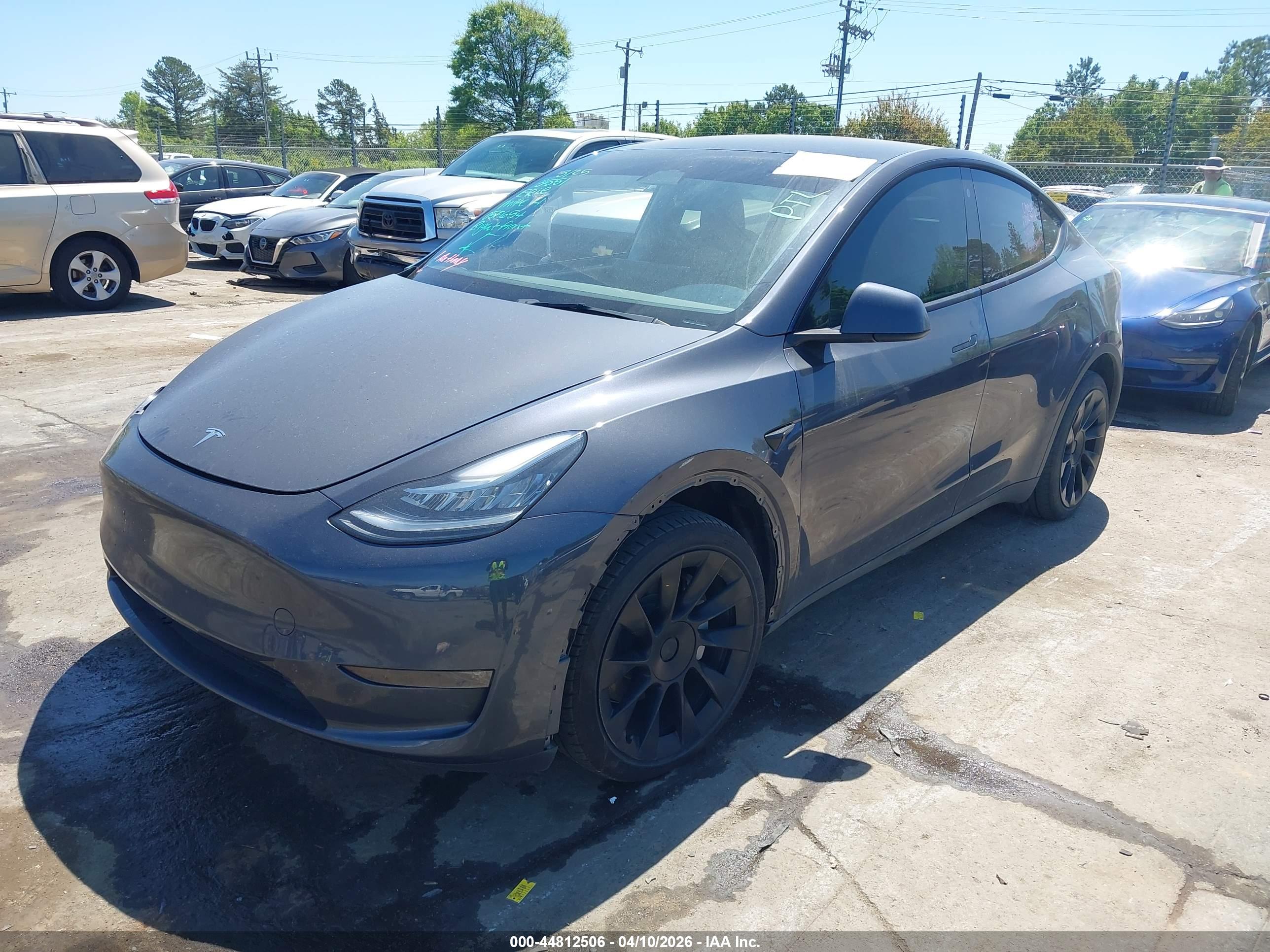 TESLA MODEL image 2