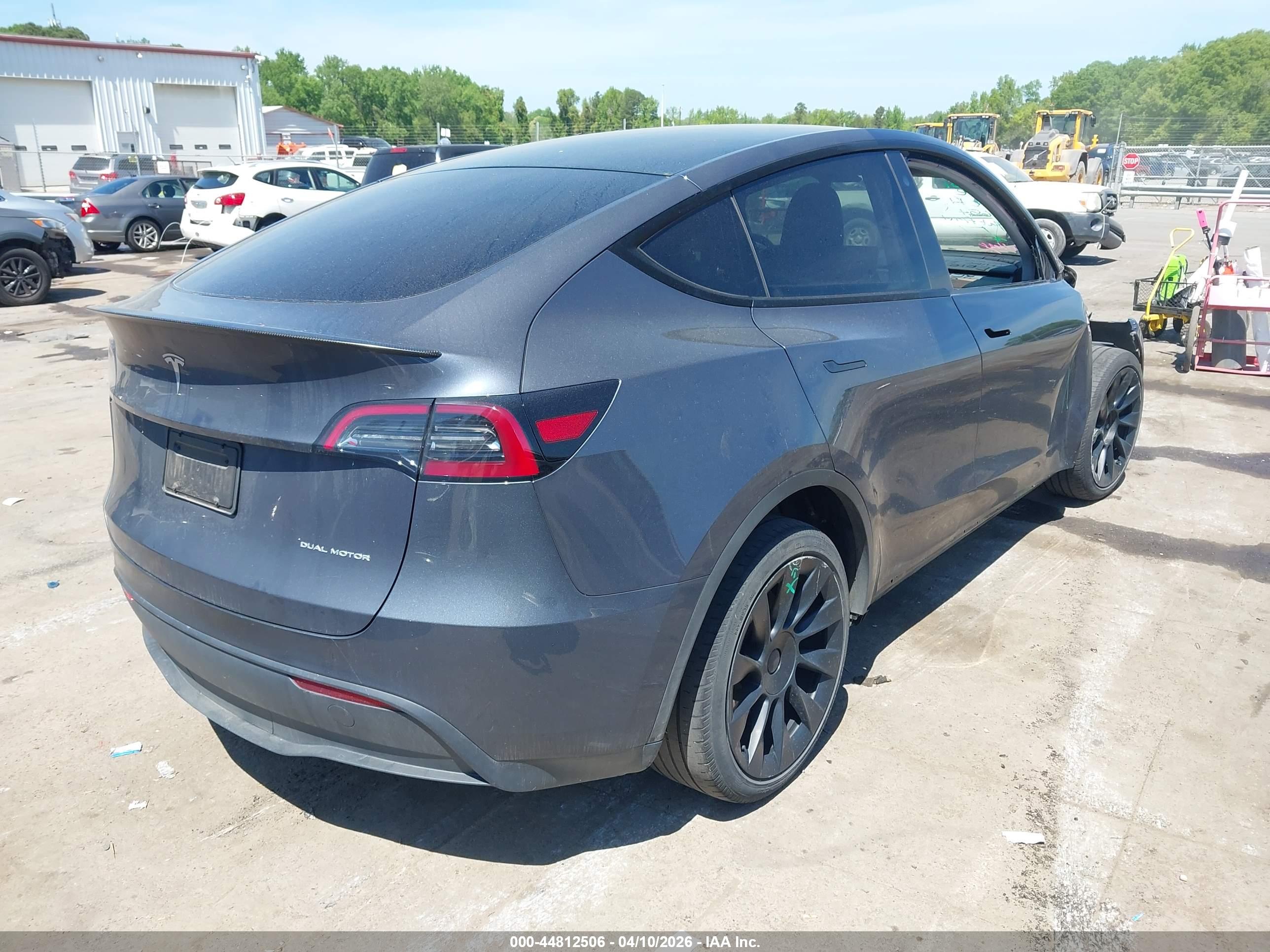 TESLA MODEL image 4