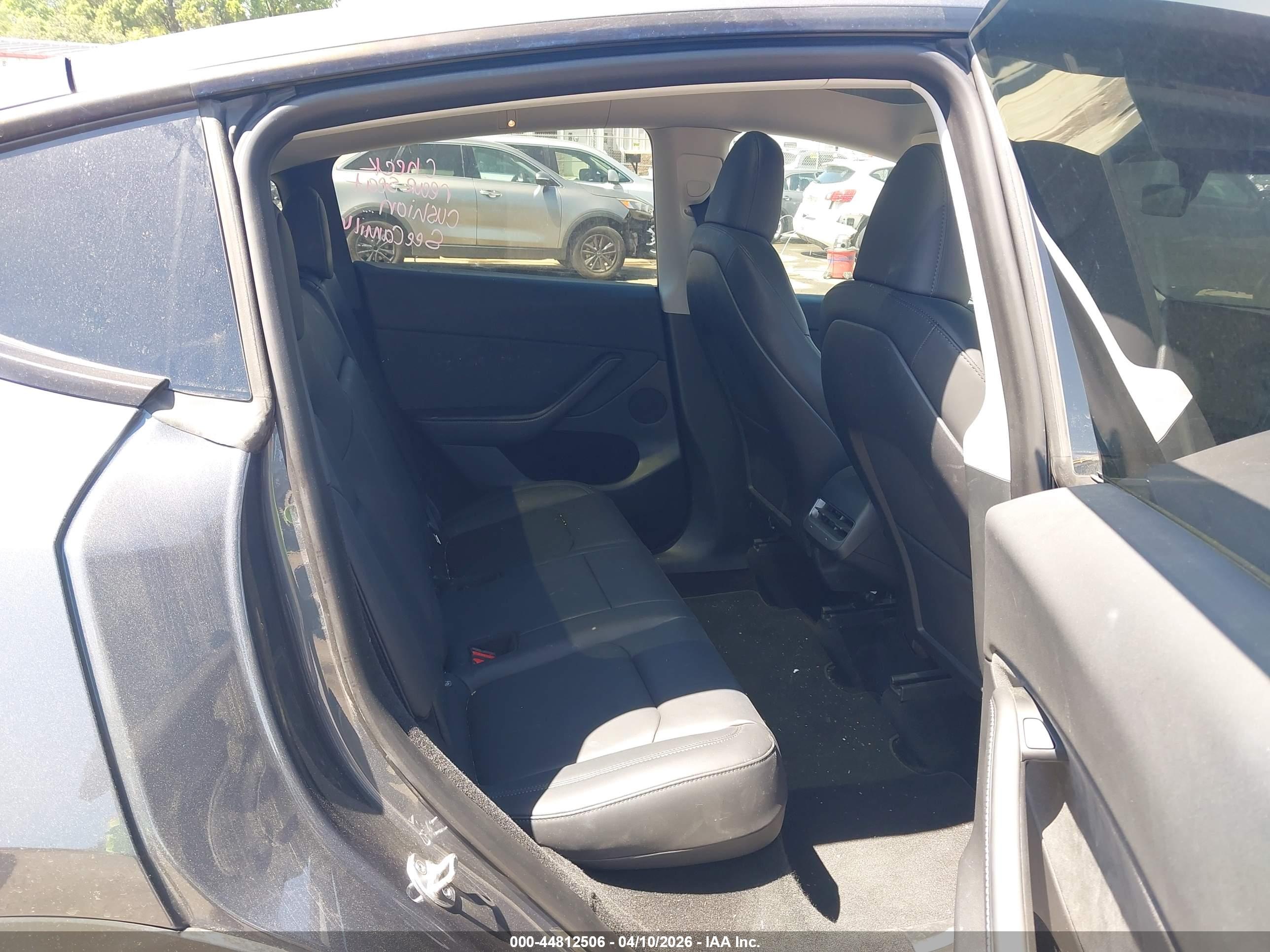 TESLA MODEL image 8