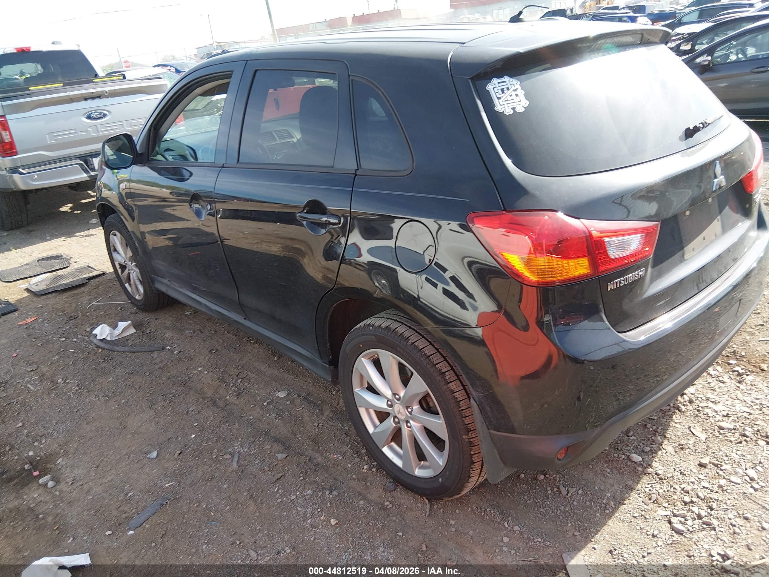 MITSUBISHI OUTLANDER image 3