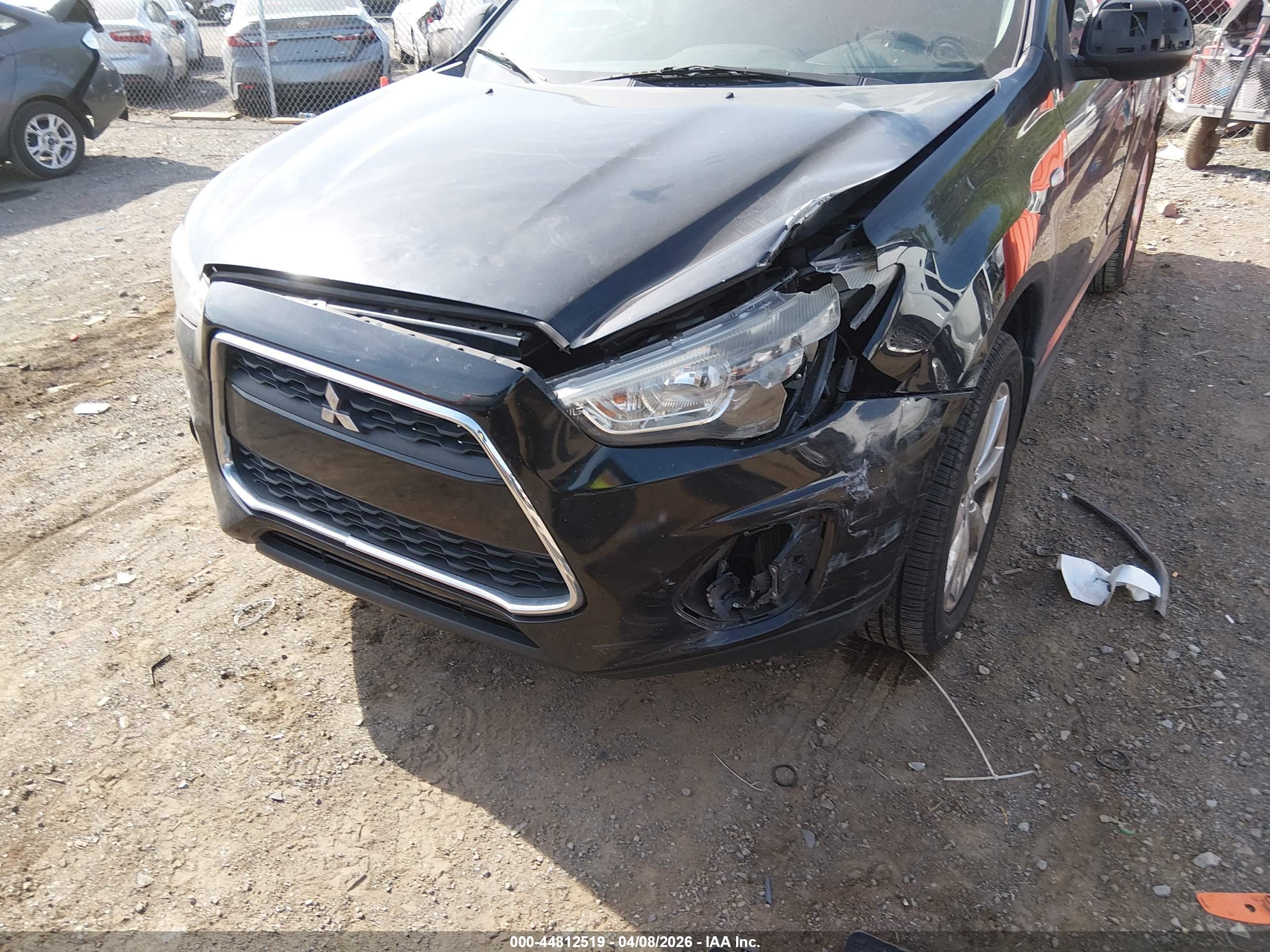 MITSUBISHI OUTLANDER image 6