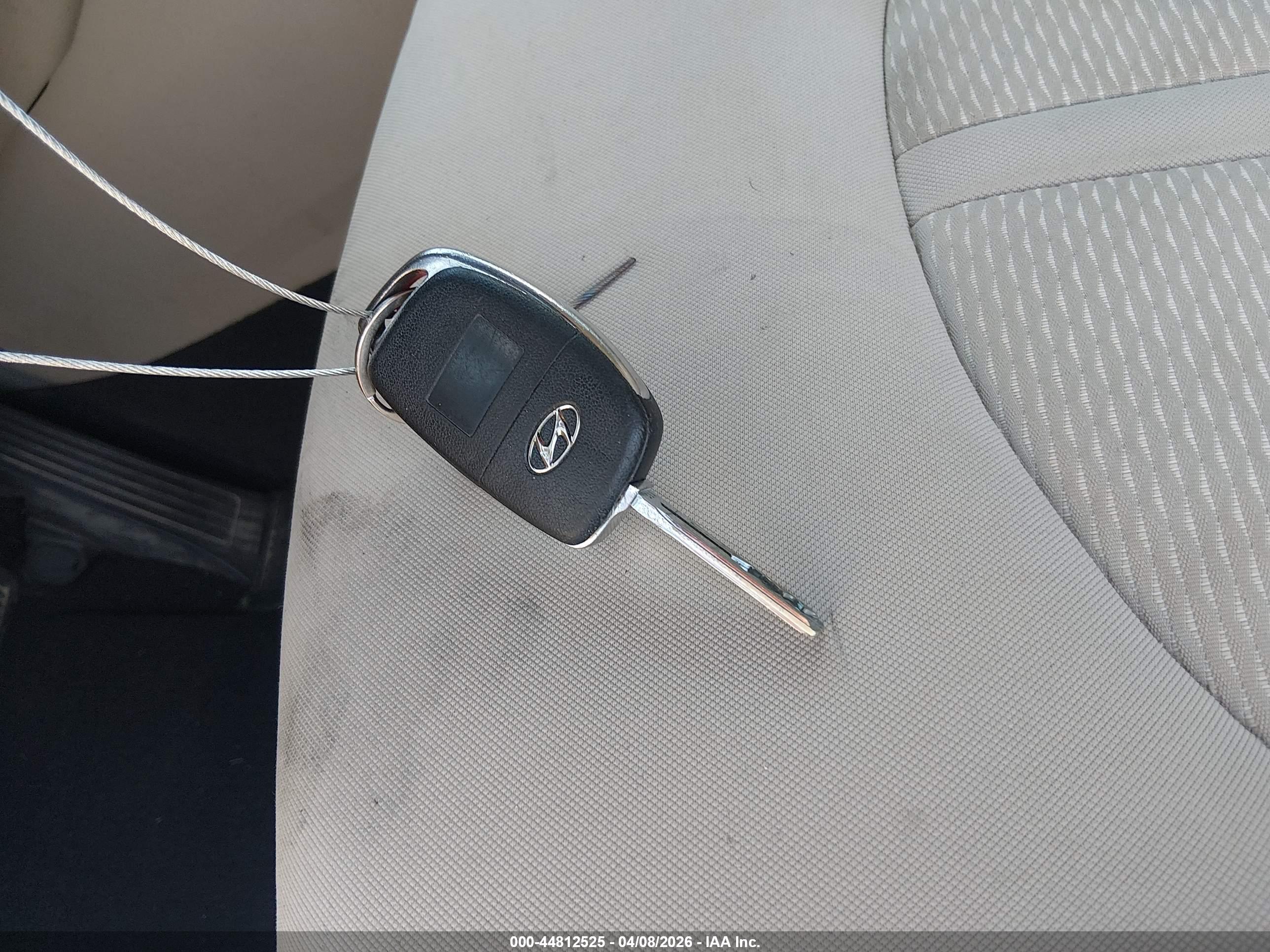 HYUNDAI SONATA image 11