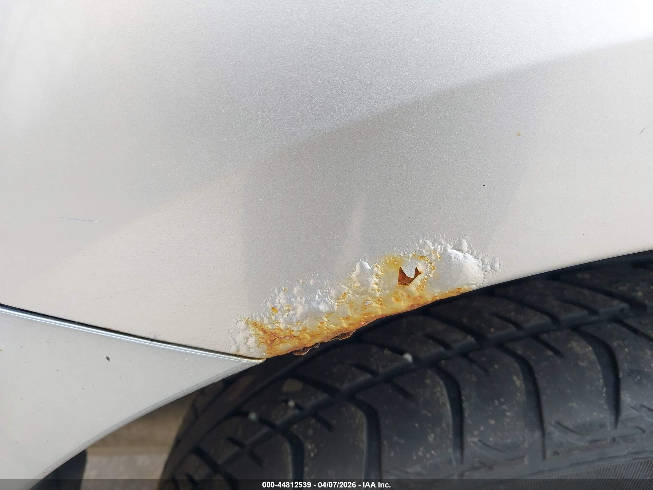 MITSUBISHI OUTLANDER image 6