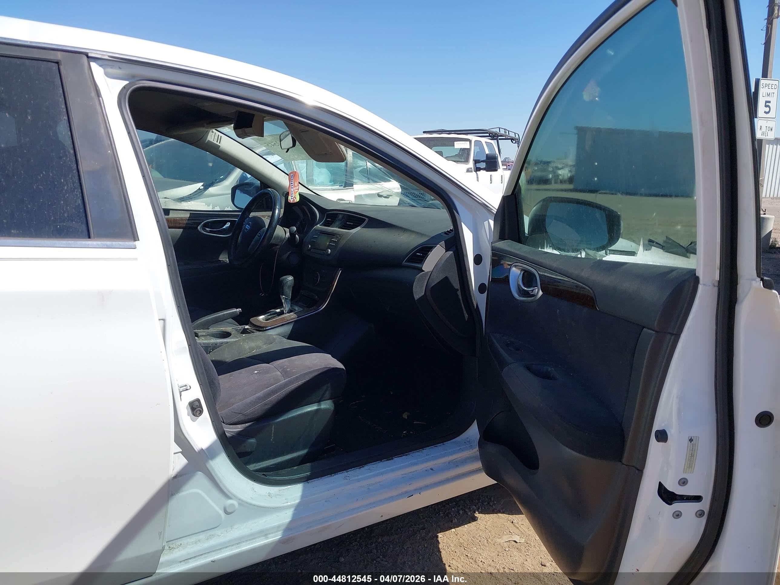 NISSAN SENTRA image 5