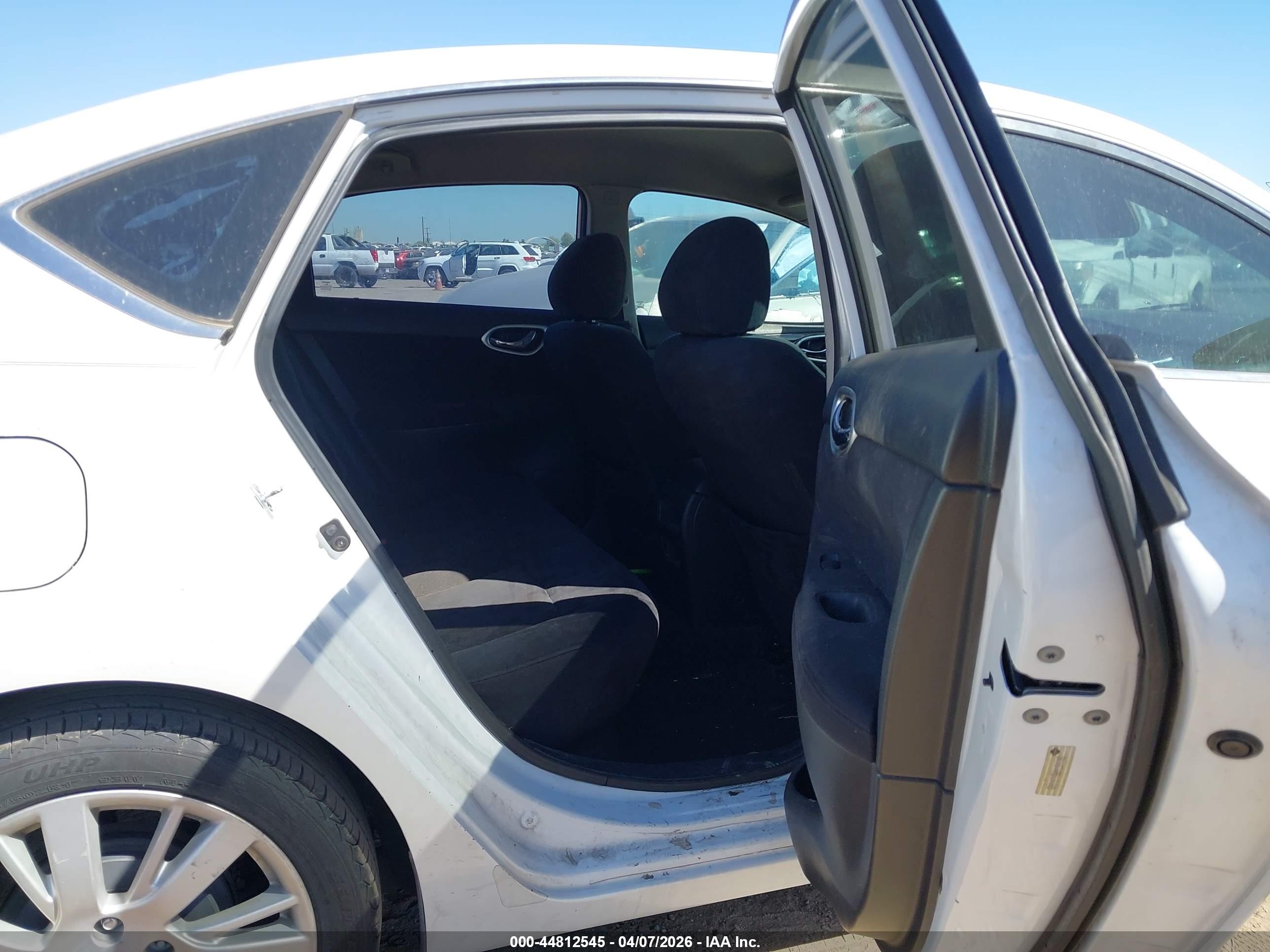 NISSAN SENTRA image 8