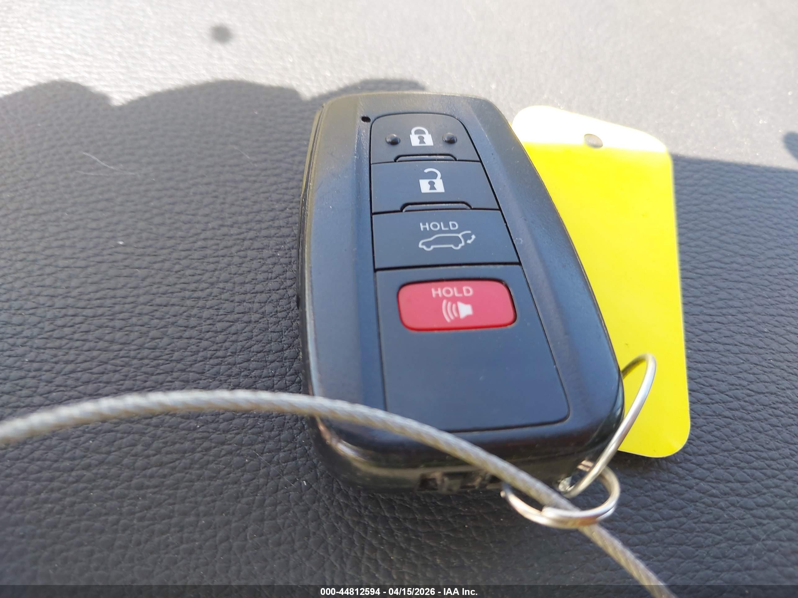 TOYOTA RAV4 image 11