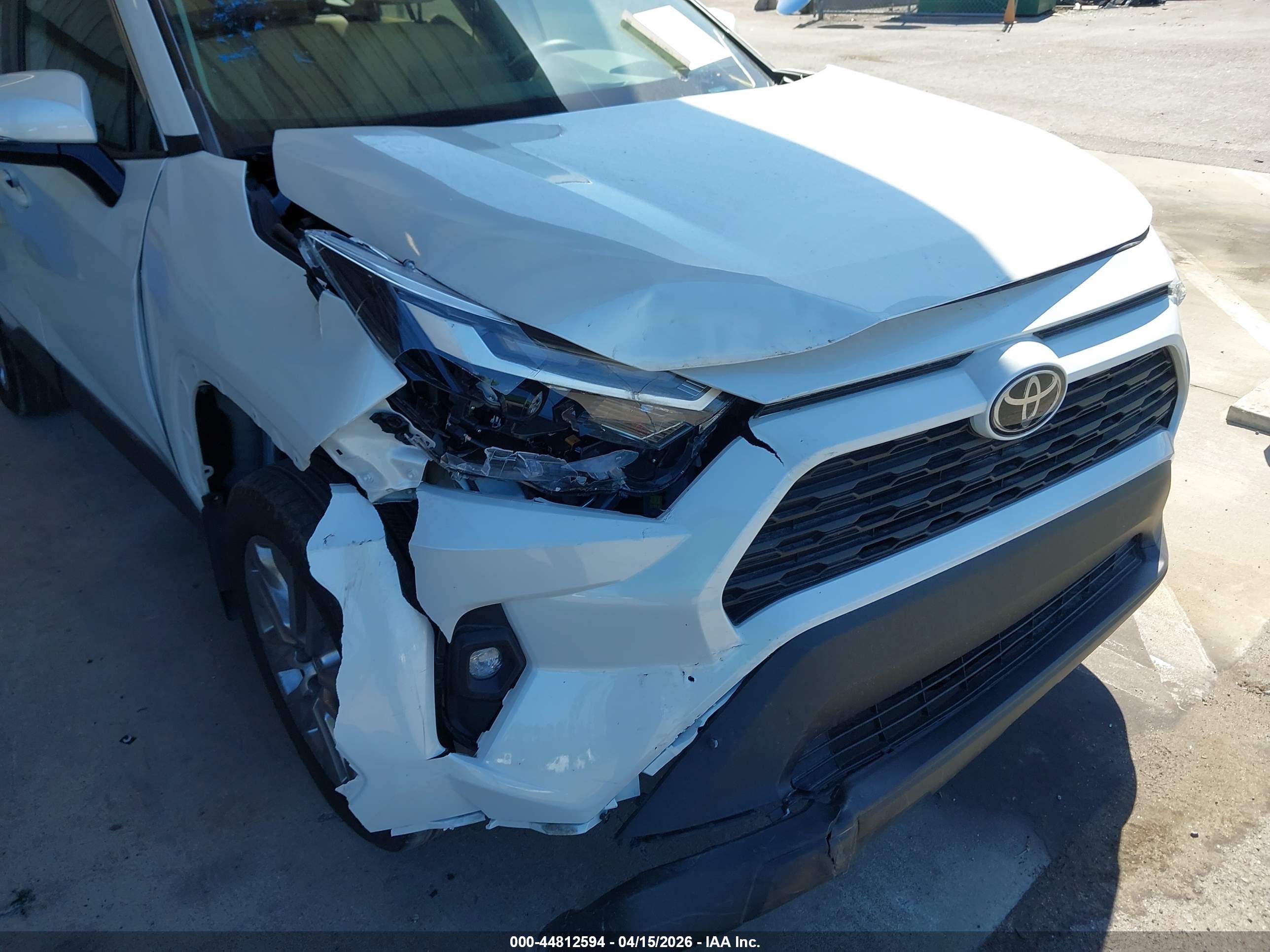 TOYOTA RAV4 image 6