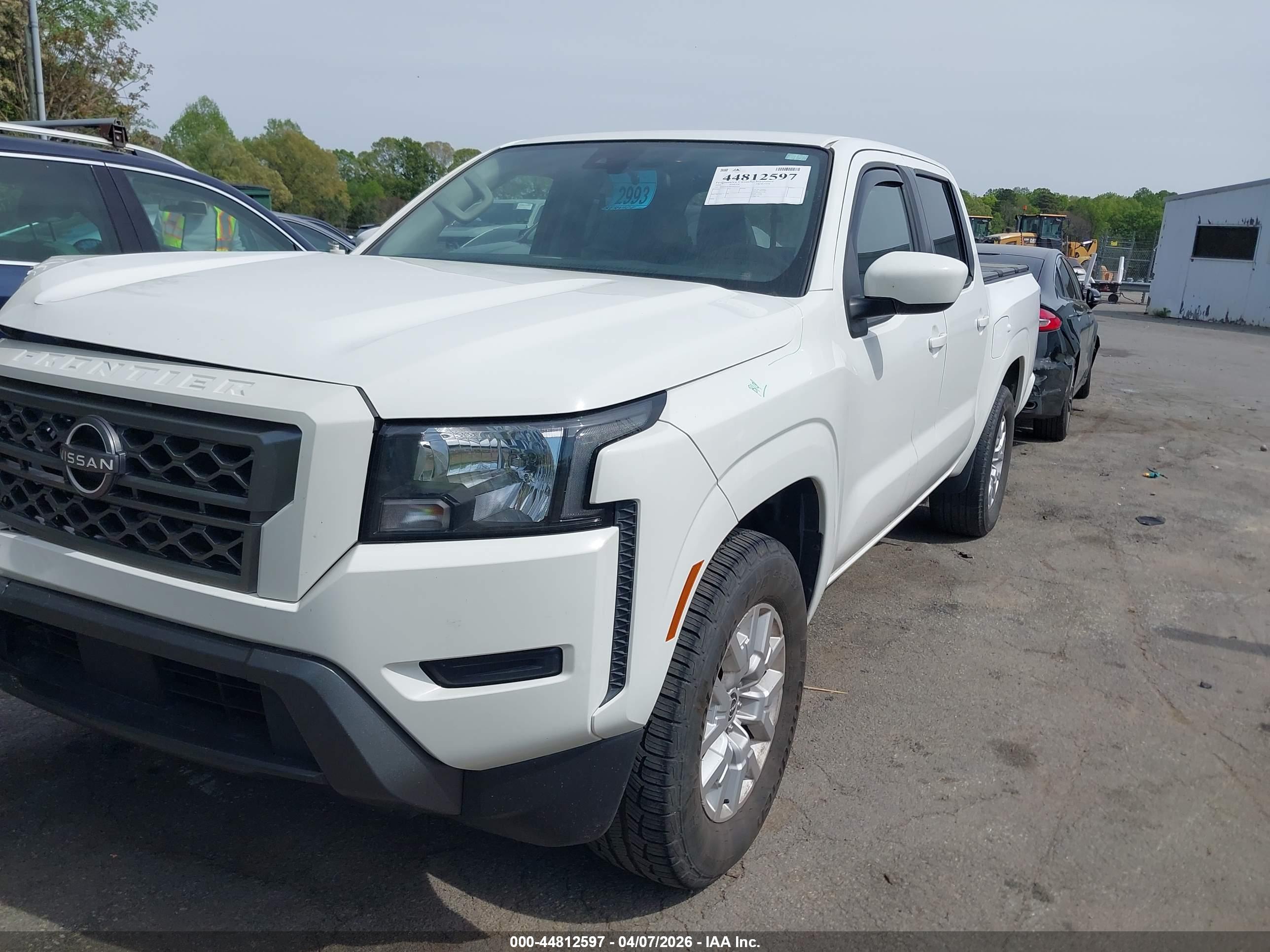 NISSAN FRONTIER image 2