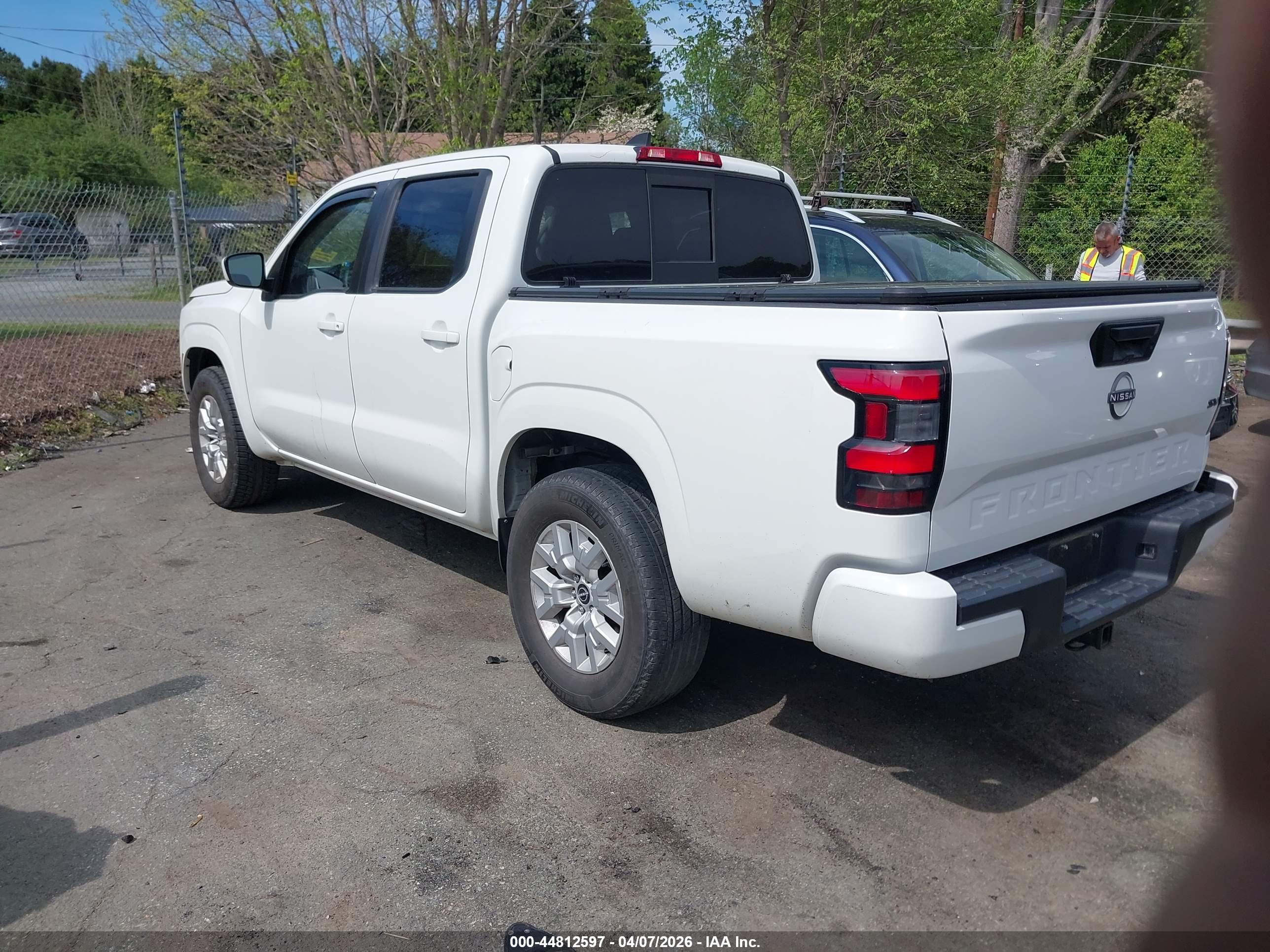 NISSAN FRONTIER image 3