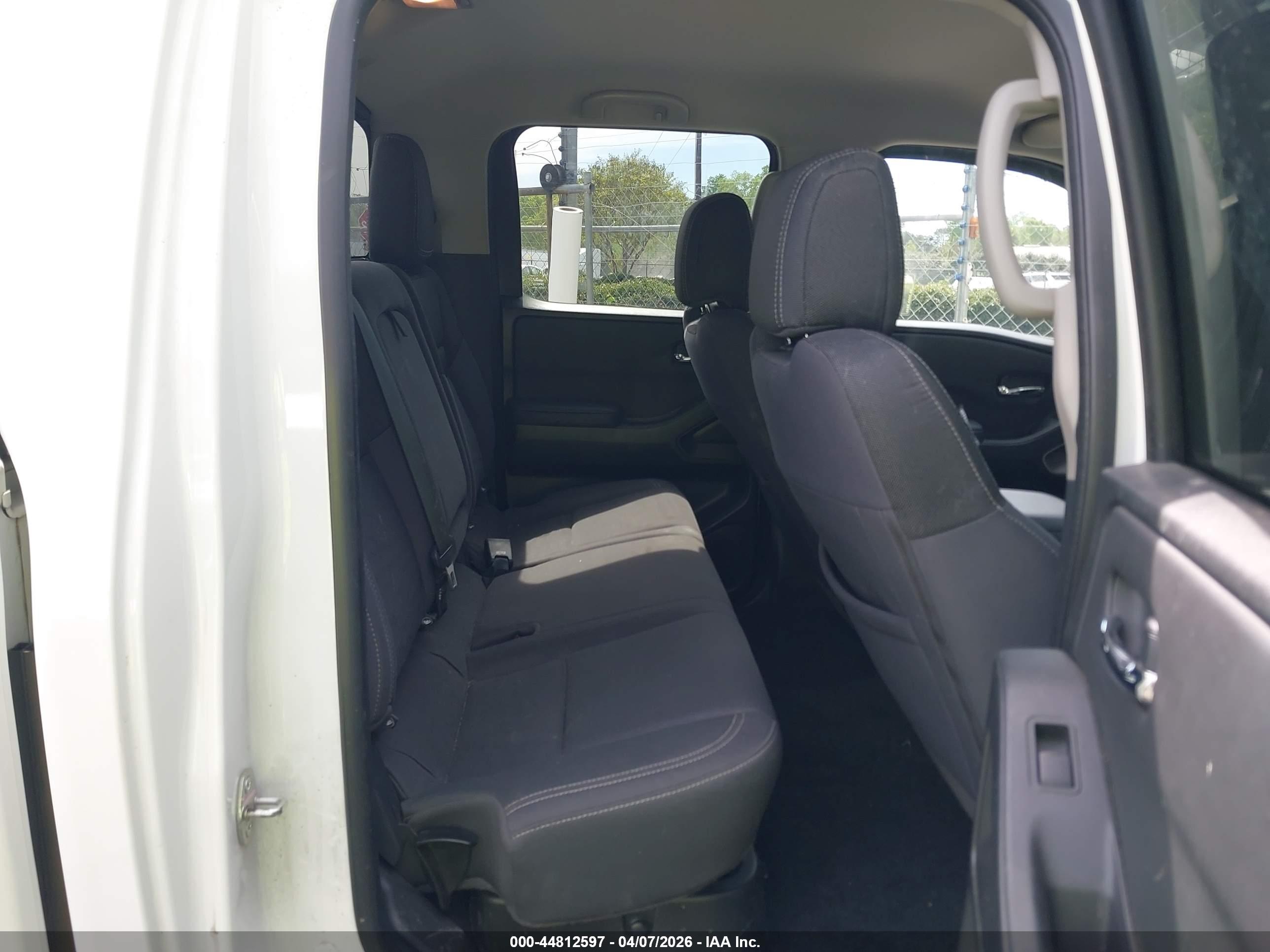 NISSAN FRONTIER image 8