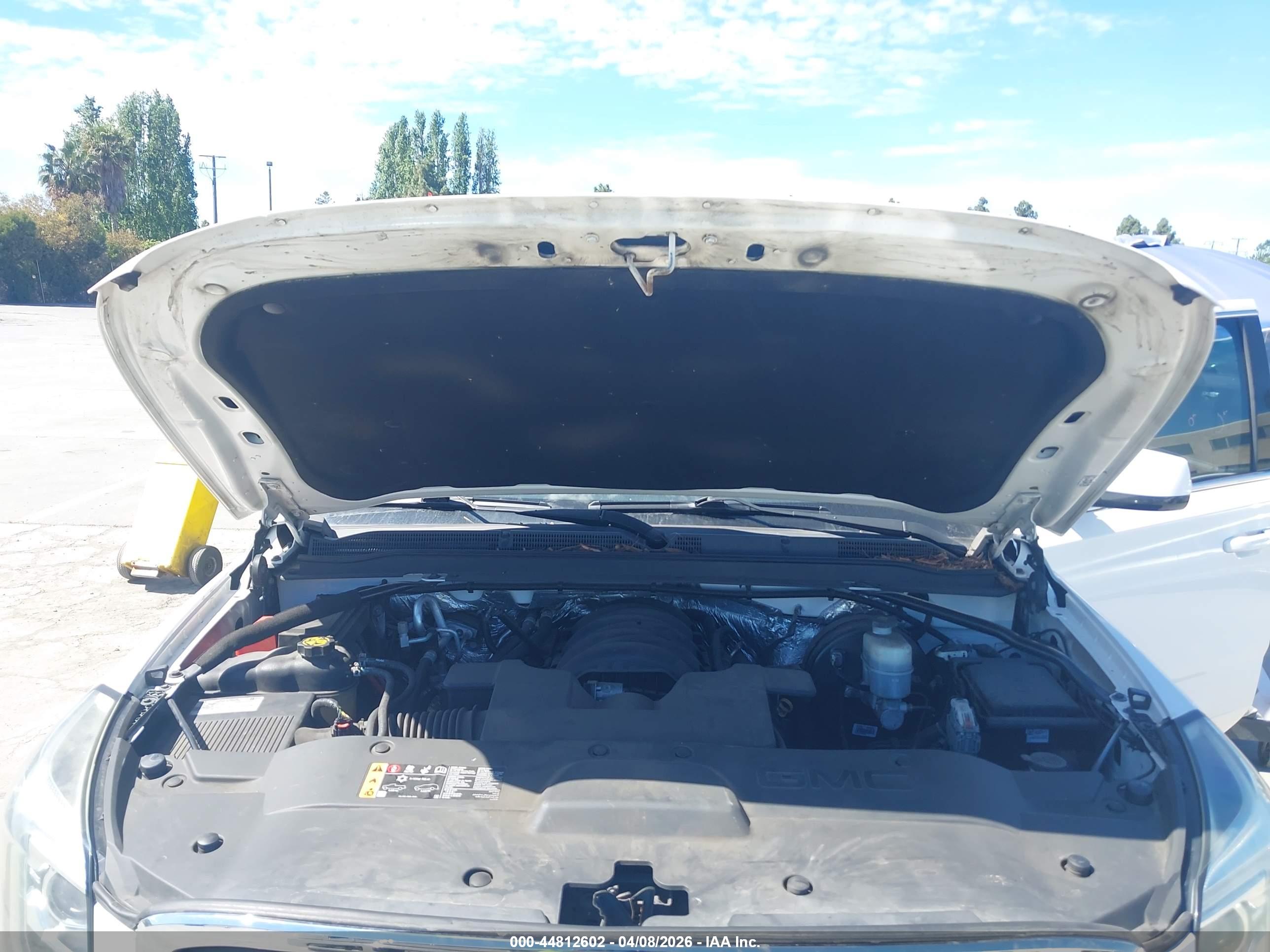 GMC YUKON image 10