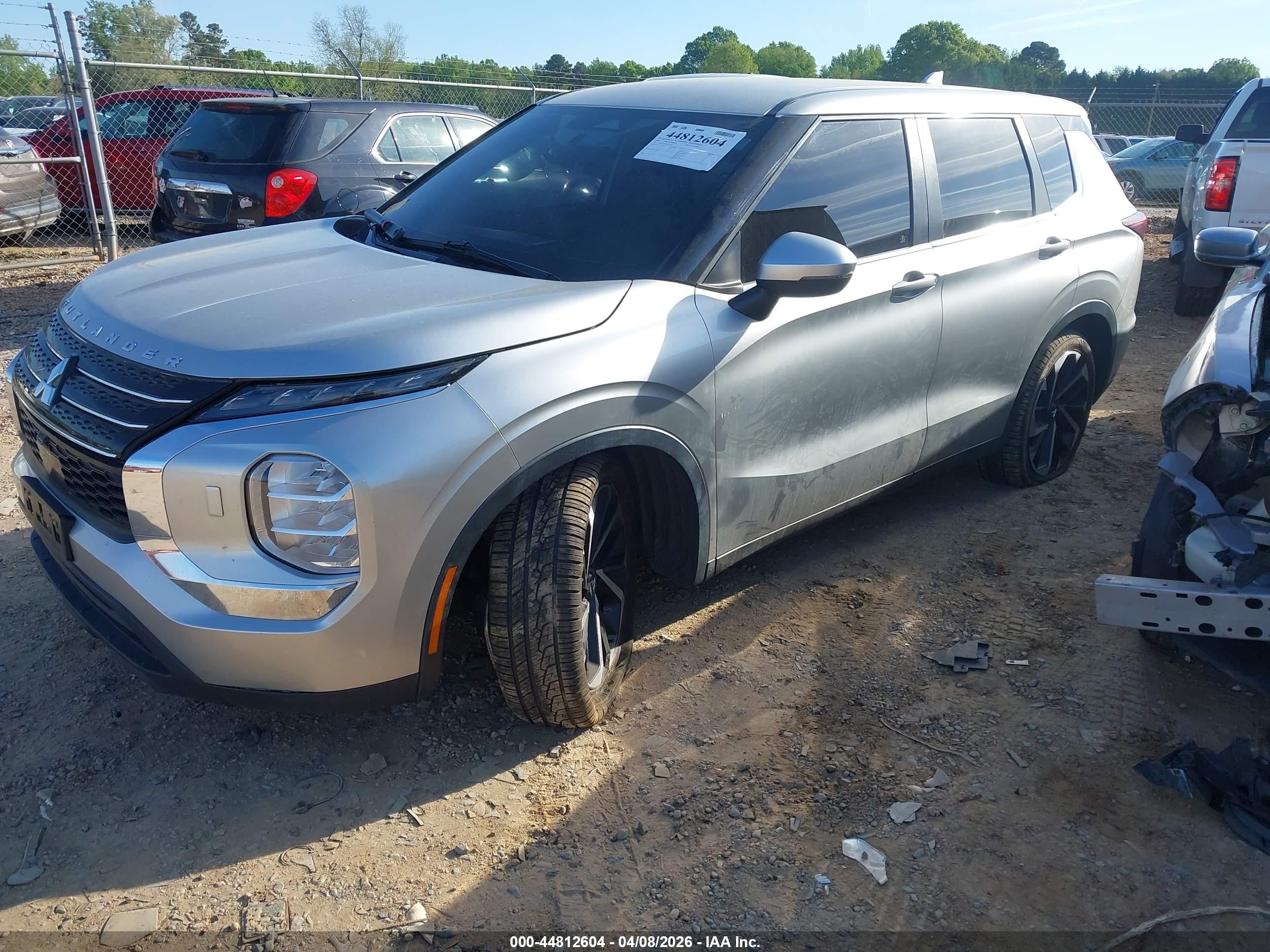 MITSUBISHI OUTLANDER image 2