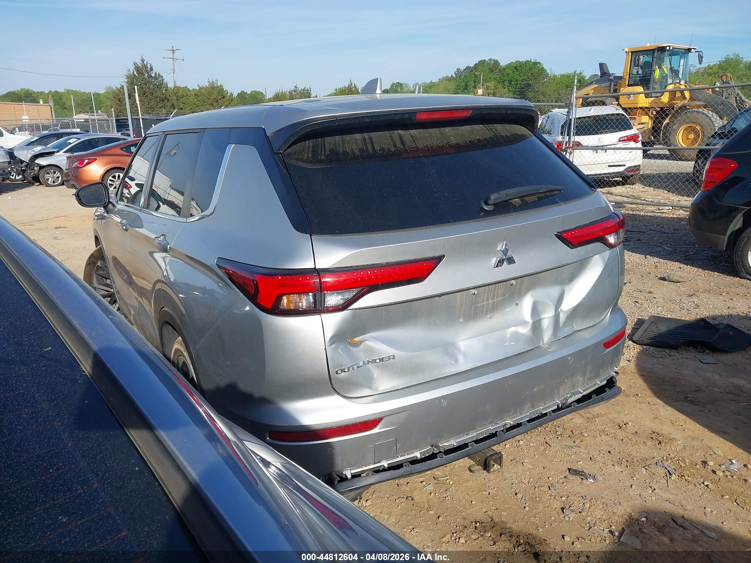 MITSUBISHI OUTLANDER image 3