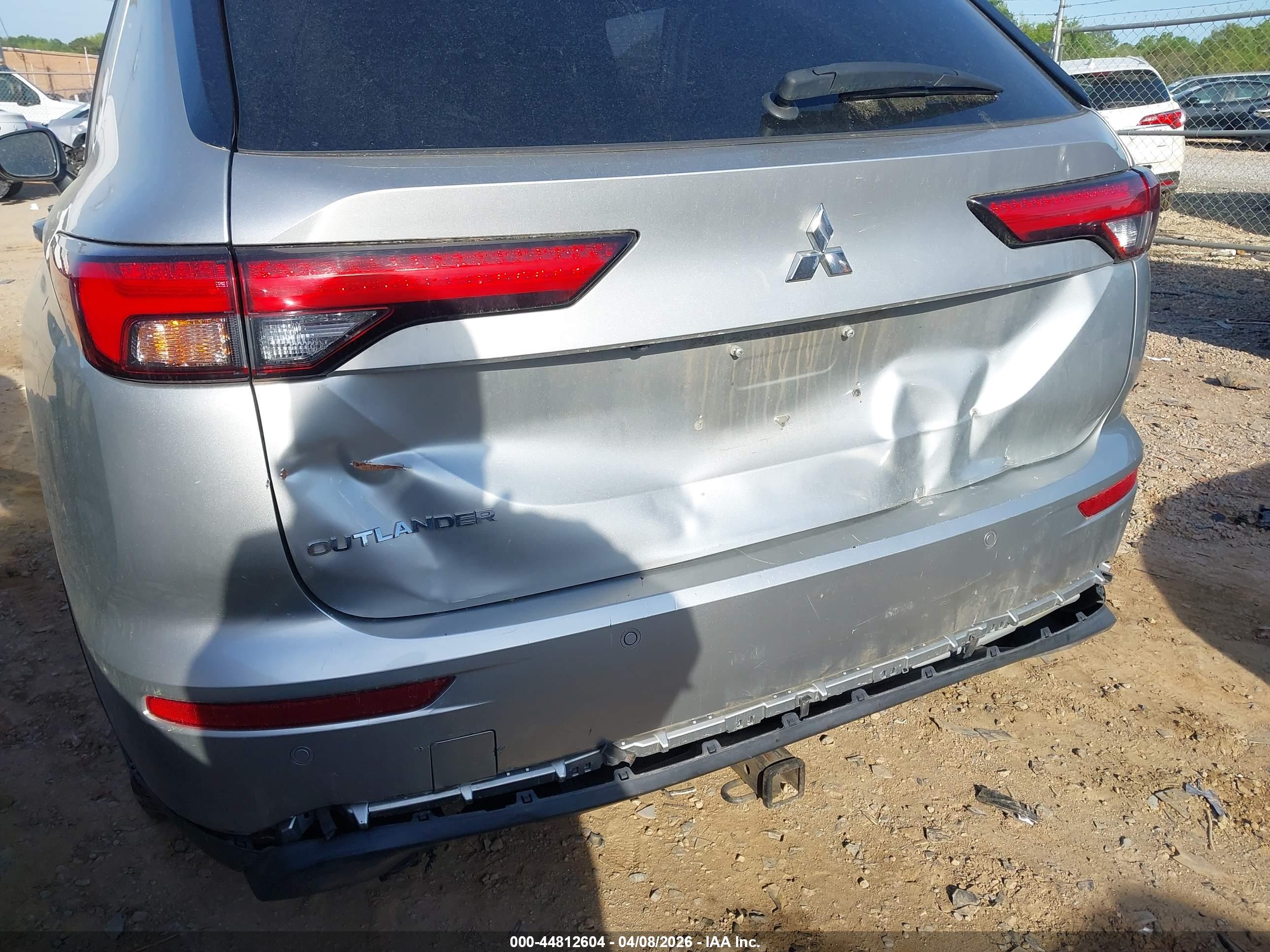 MITSUBISHI OUTLANDER image 6