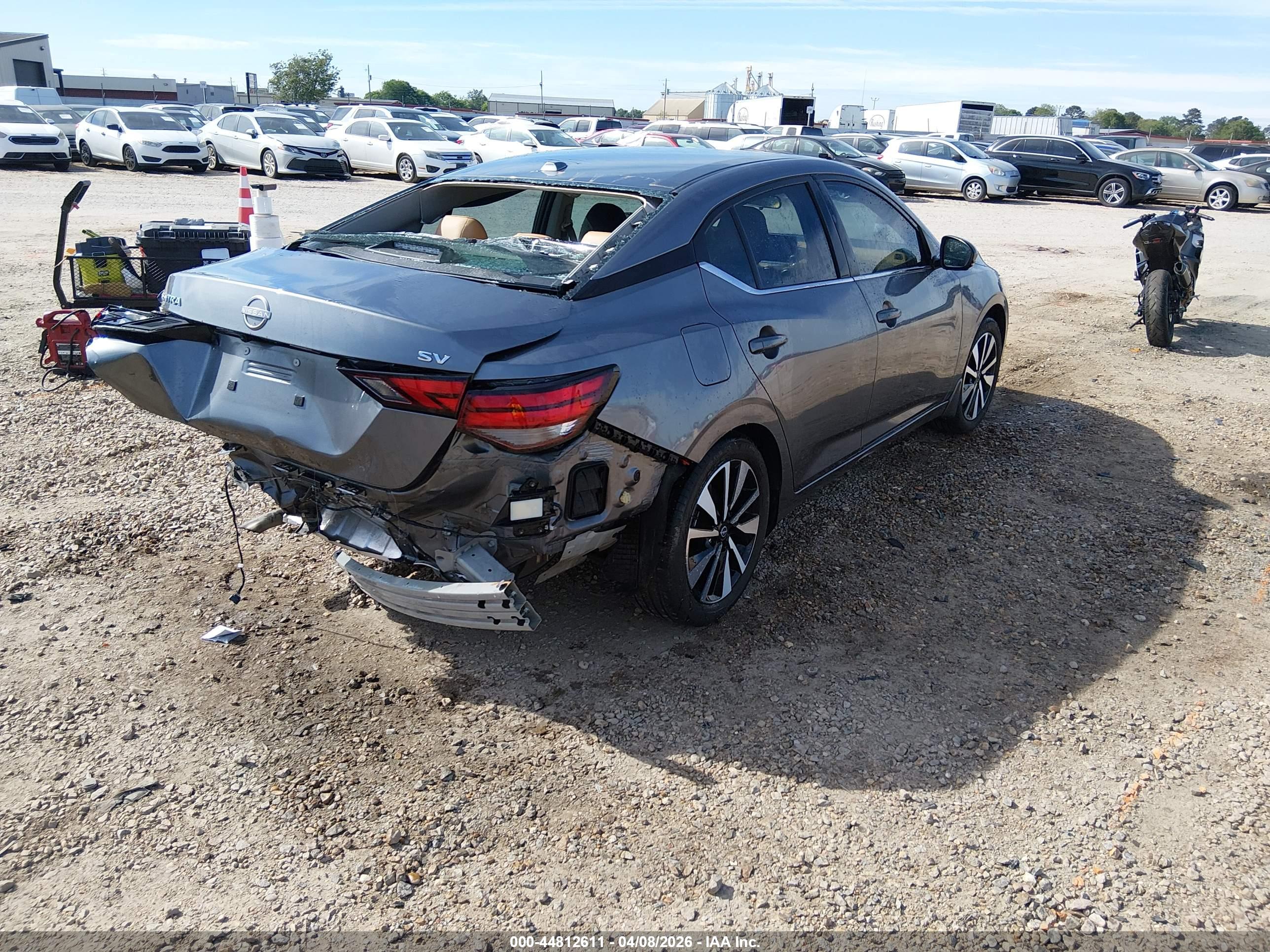 NISSAN SENTRA image 4