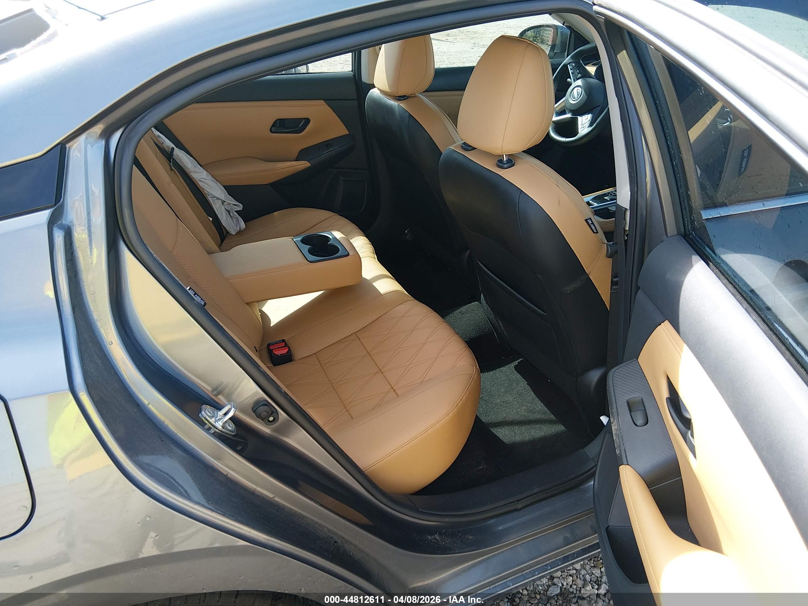 NISSAN SENTRA image 8