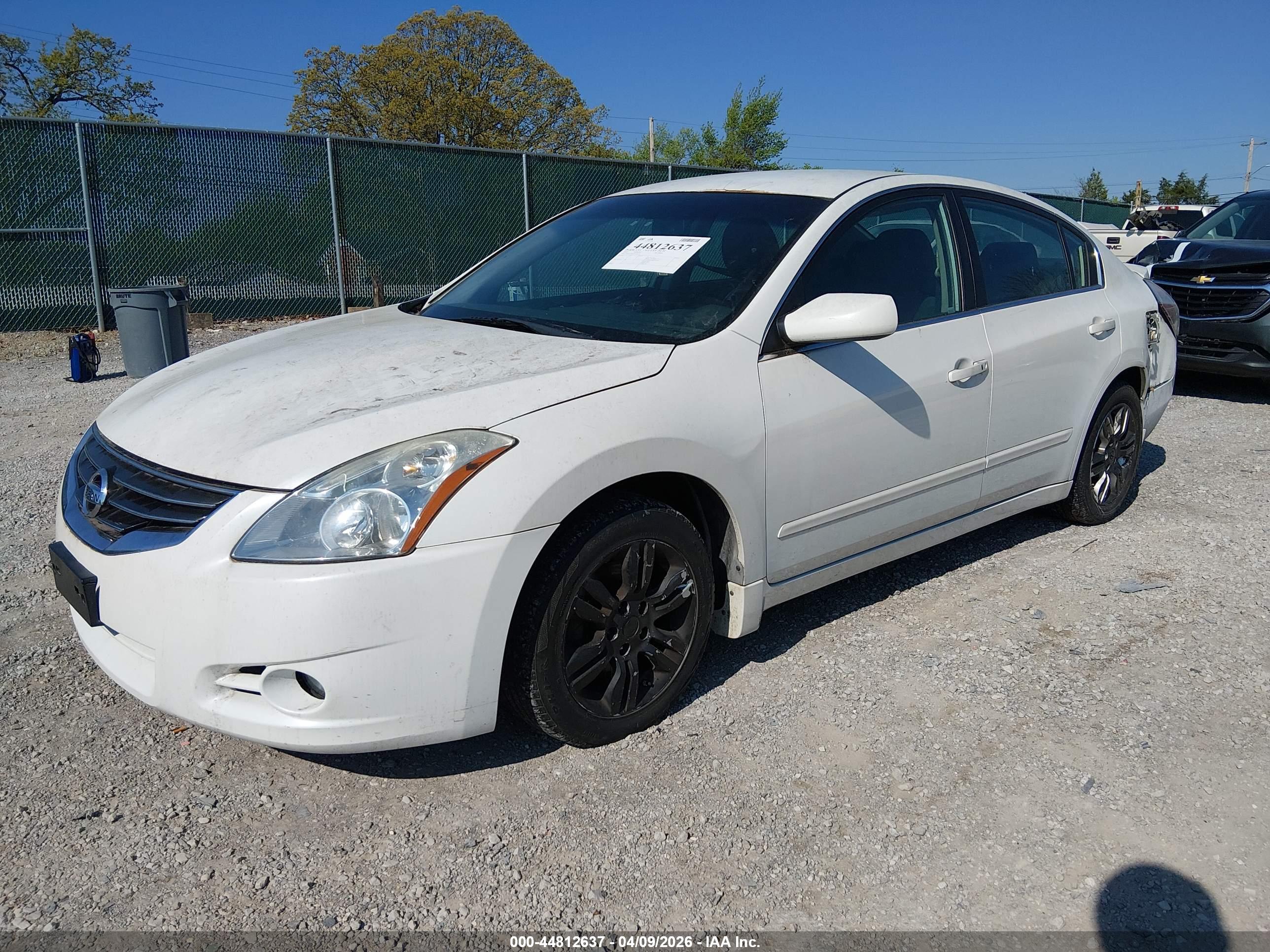 NISSAN ALTIMA image 2
