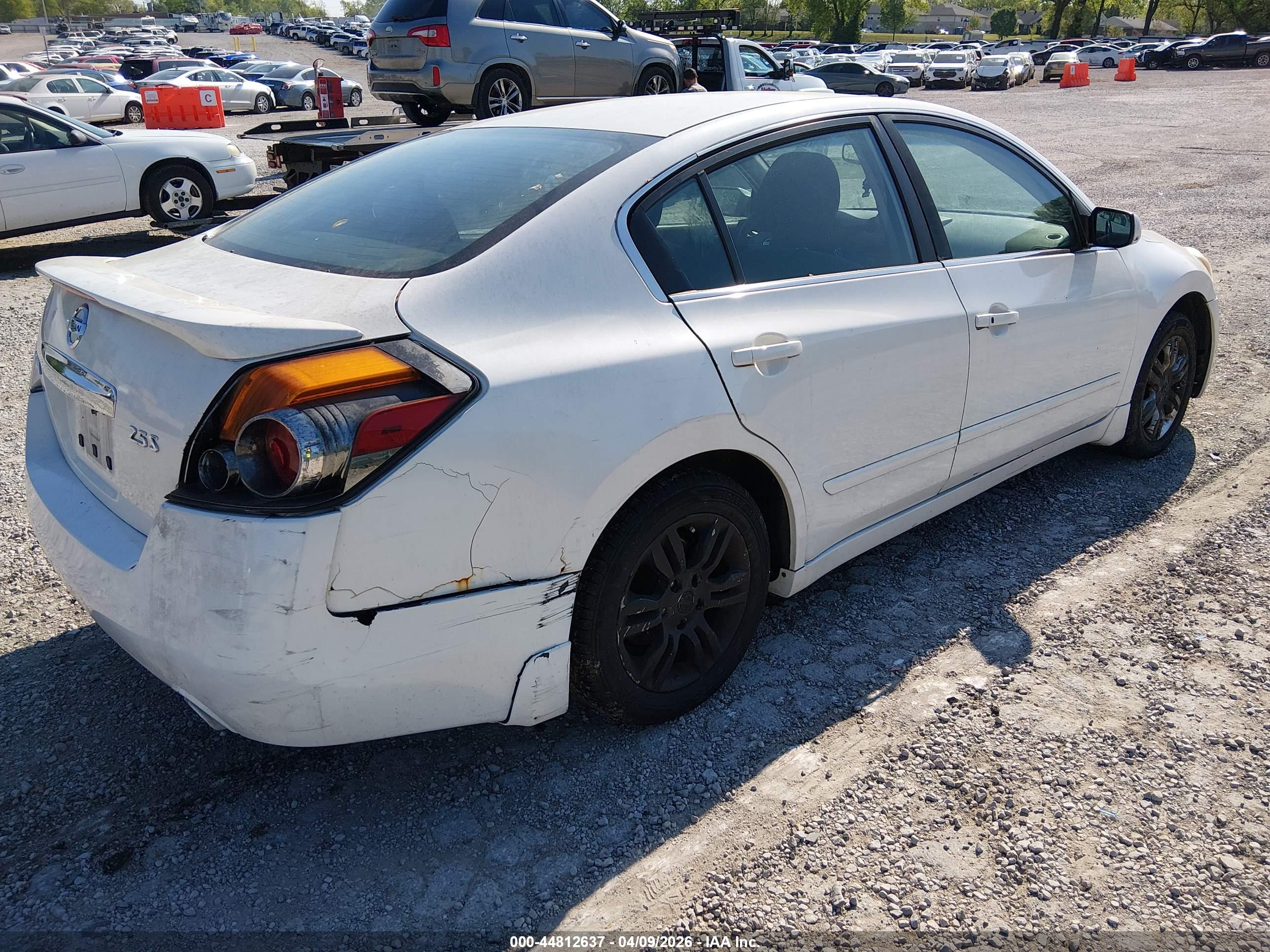 NISSAN ALTIMA image 4