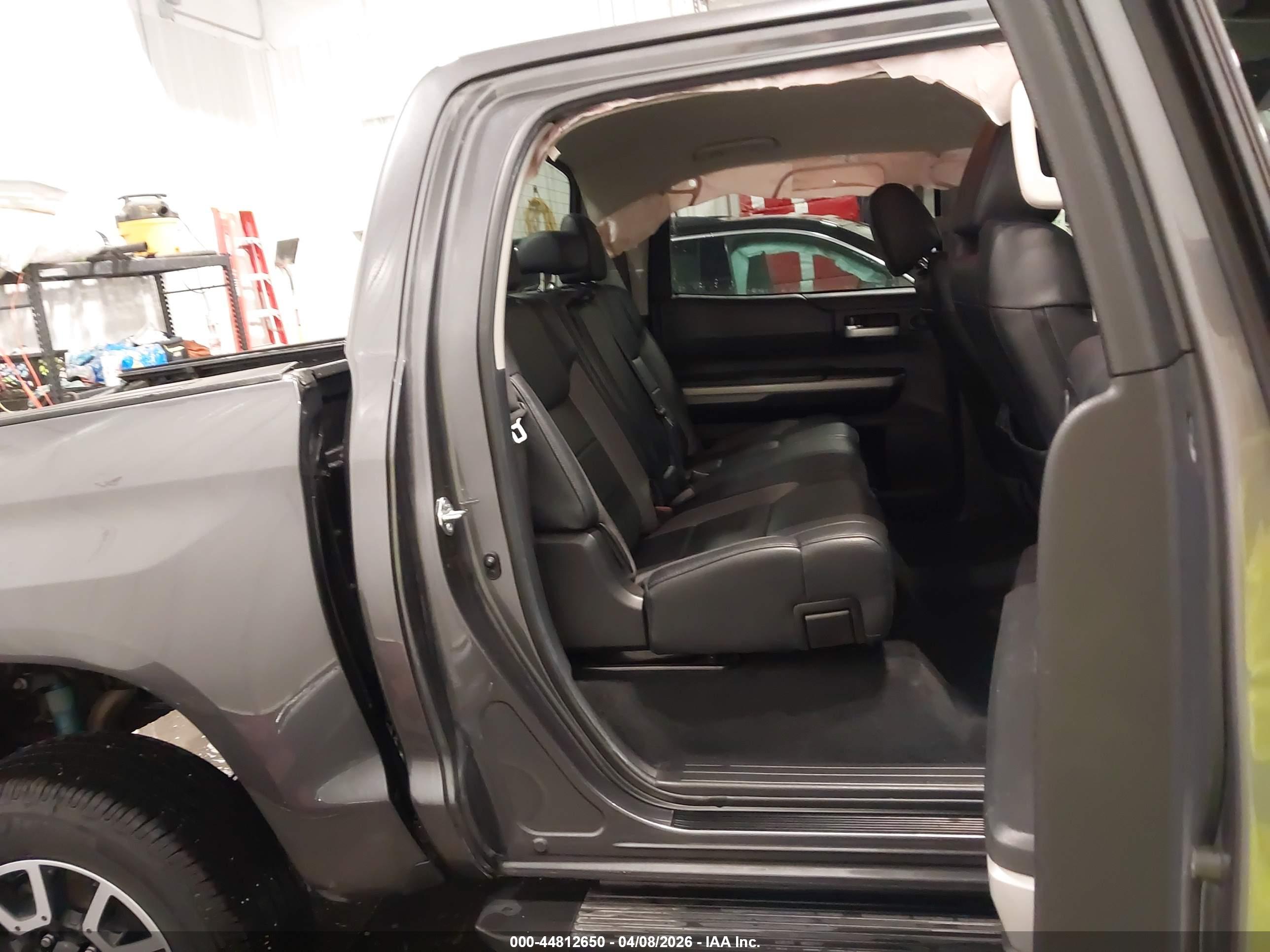 TOYOTA TUNDRA image 8