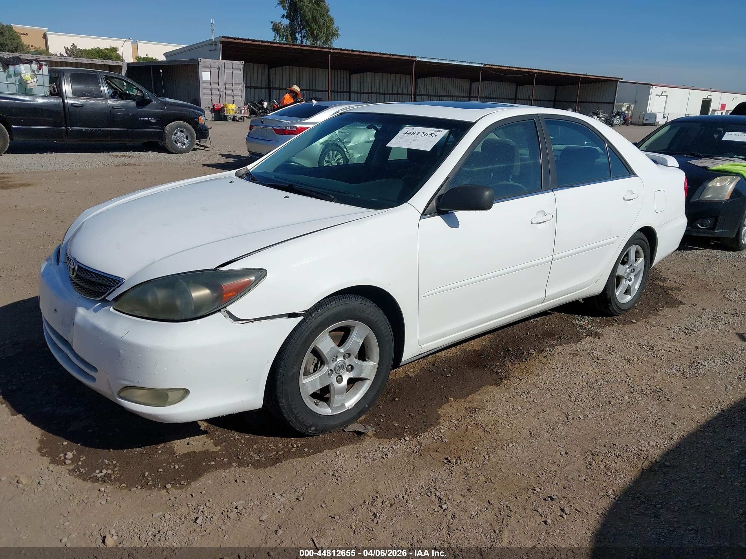 TOYOTA CAMRY image 2