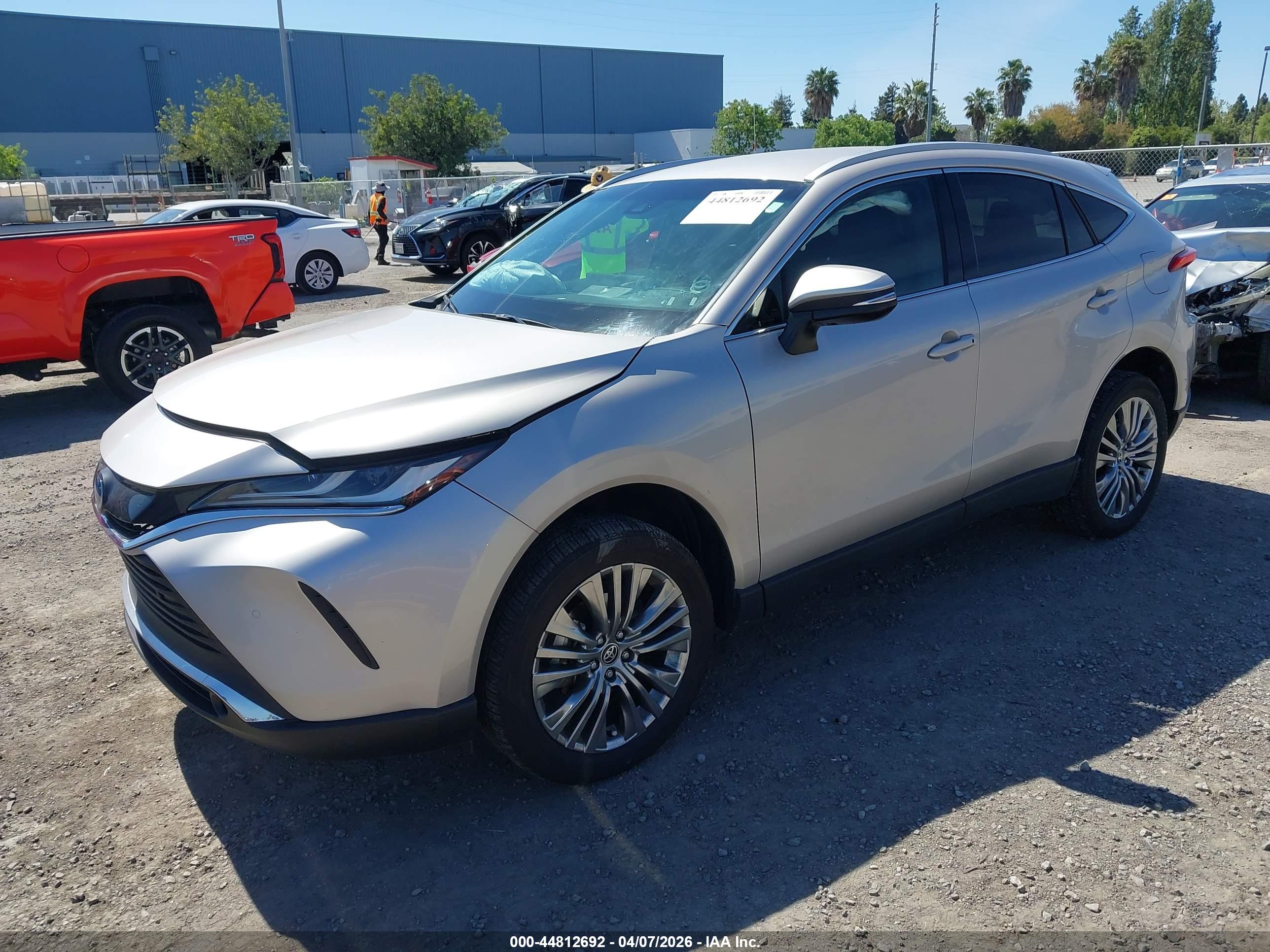 TOYOTA VENZA image 2