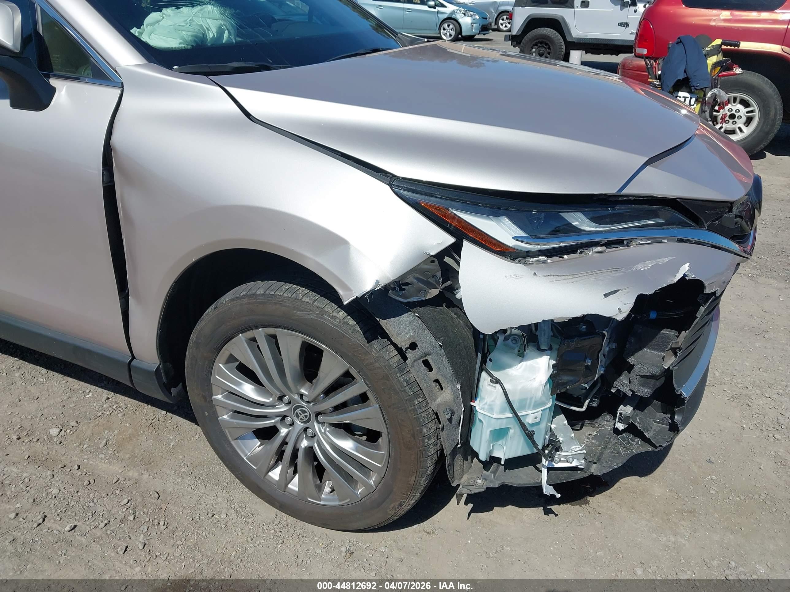 TOYOTA VENZA image 6