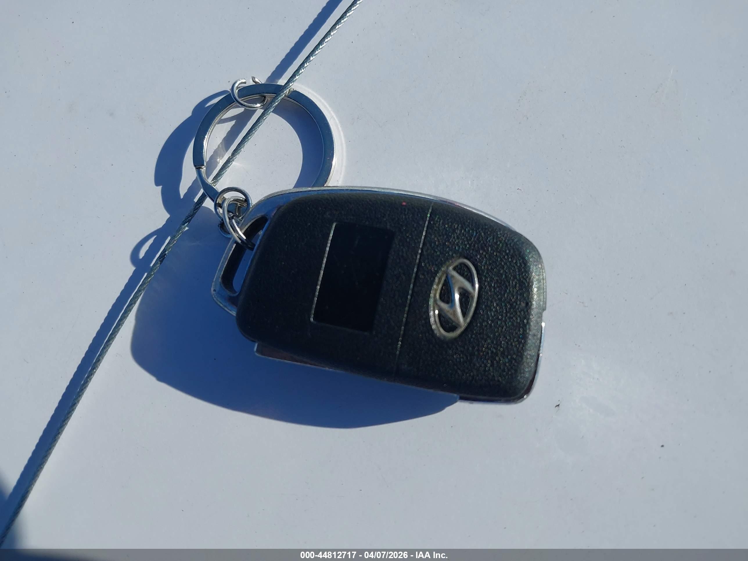 HYUNDAI SANTA image 11