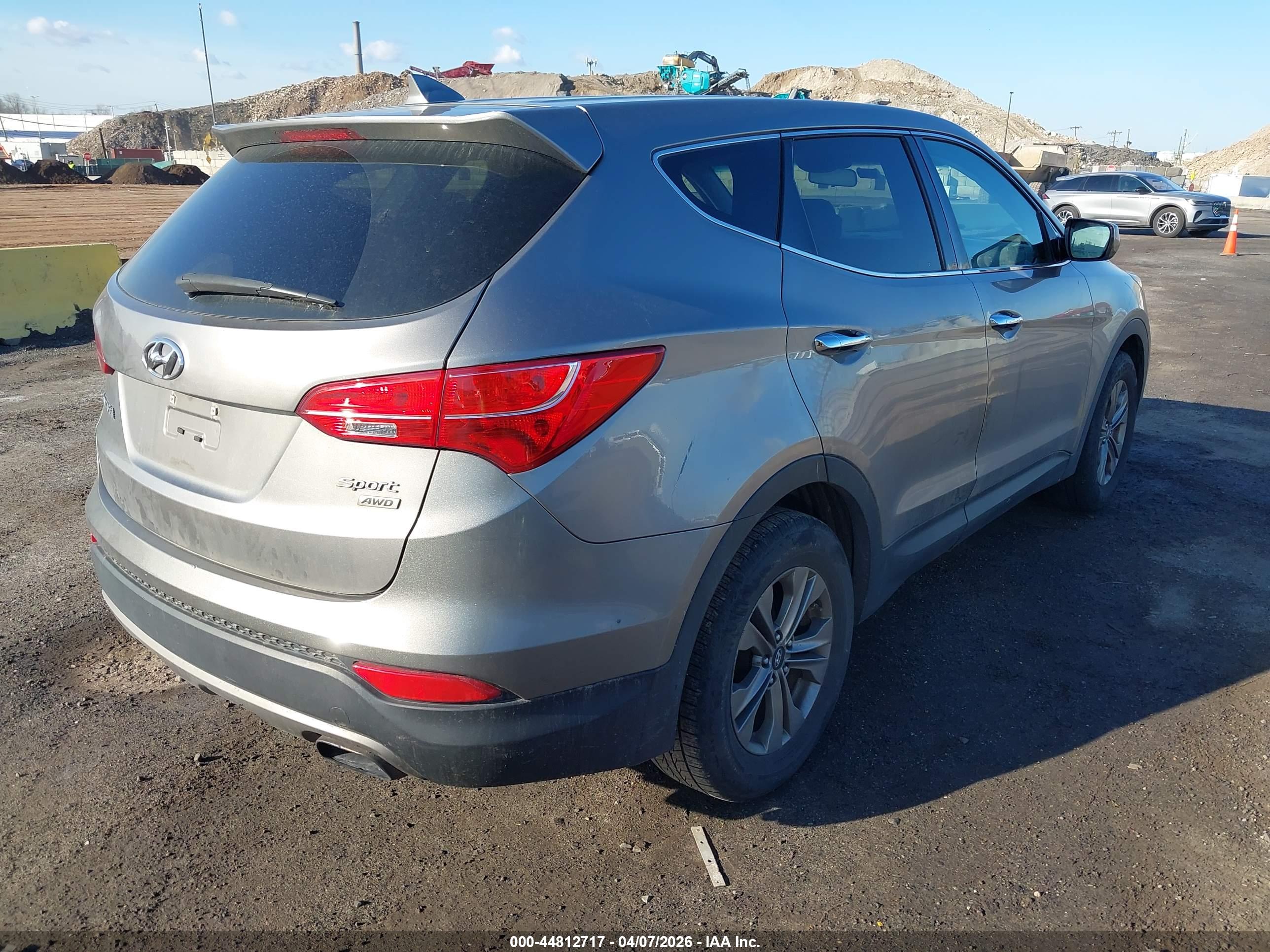 HYUNDAI SANTA image 4