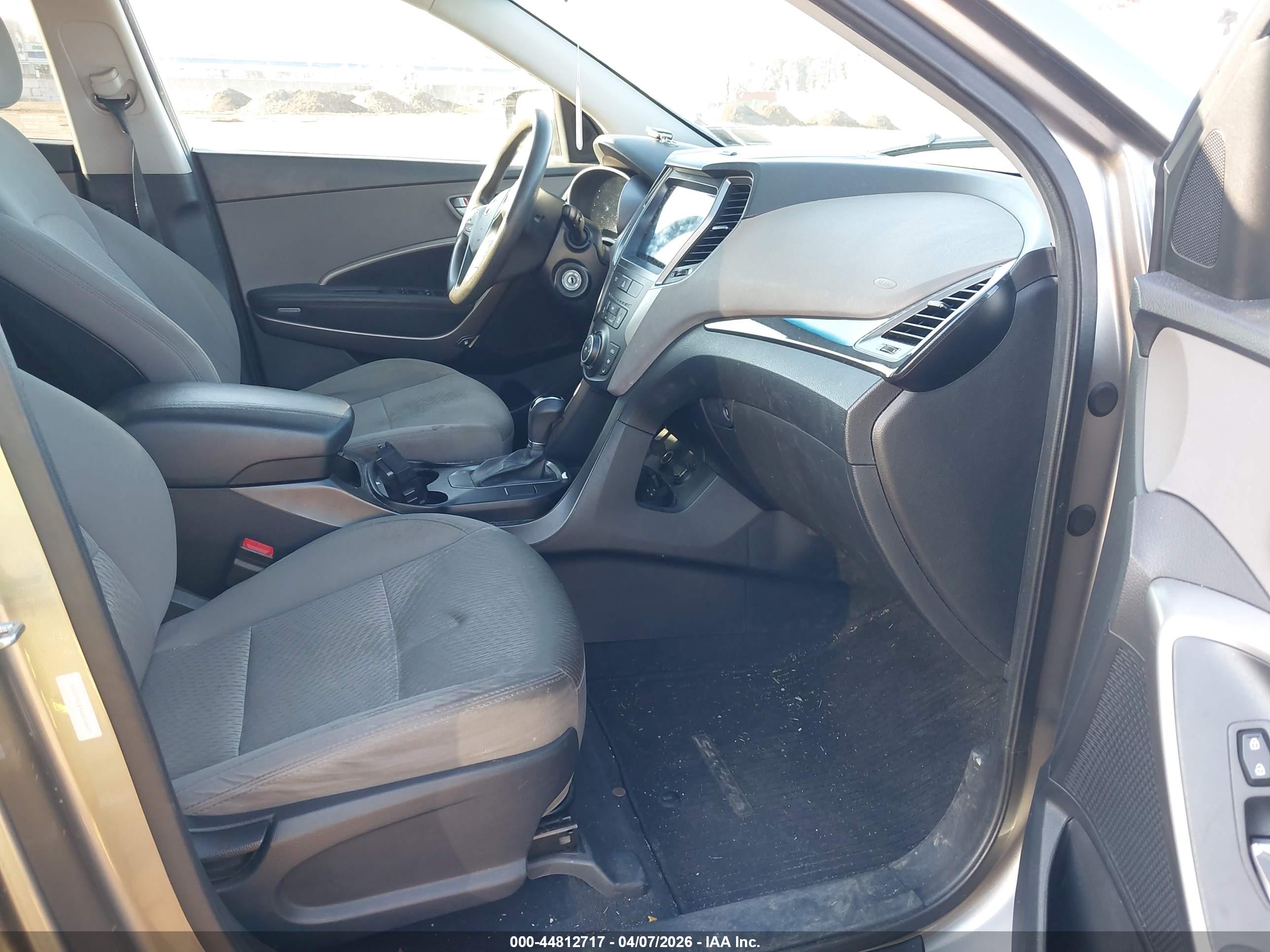 HYUNDAI SANTA image 5