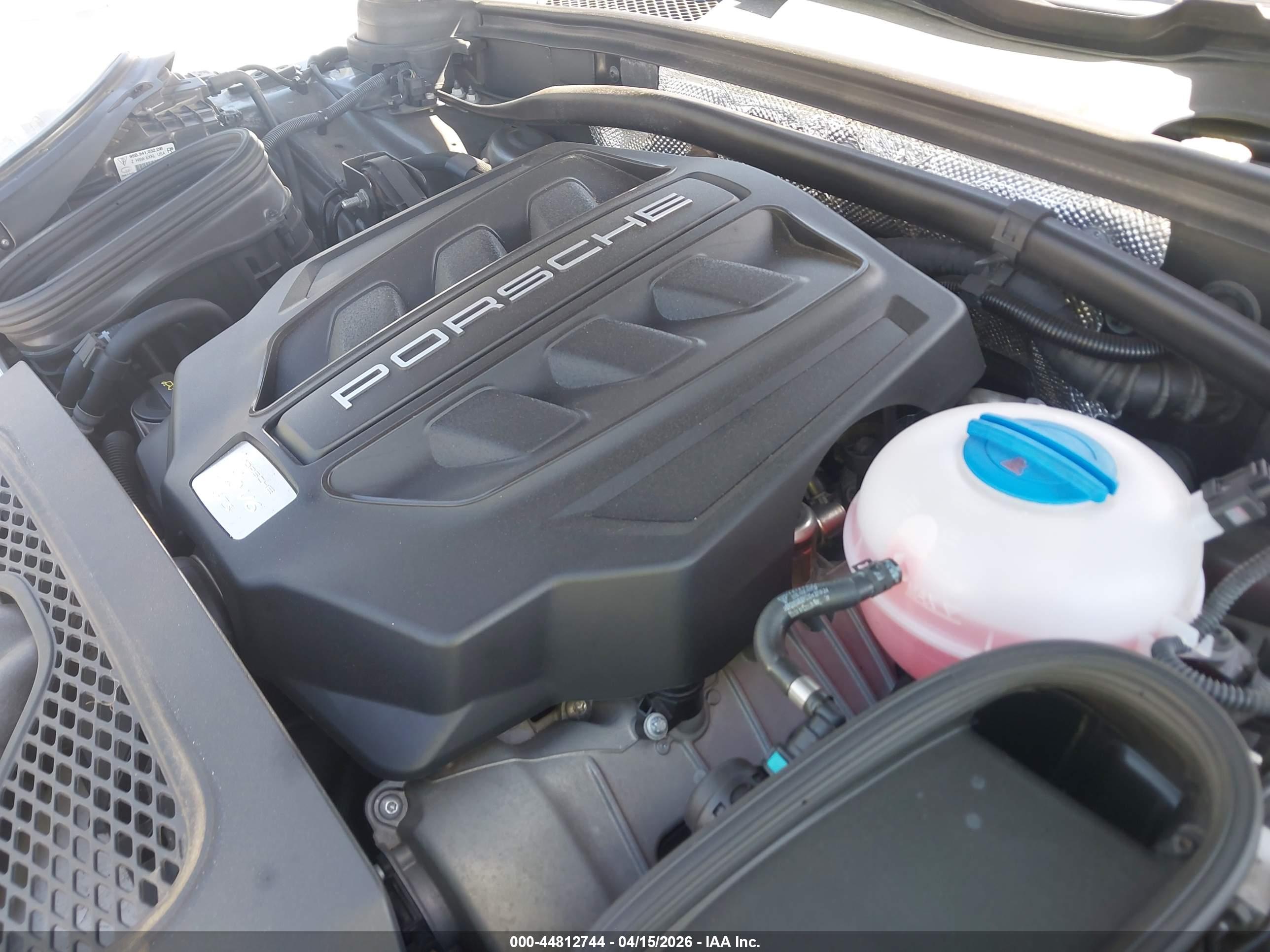 PORSCHE MACAN image 10
