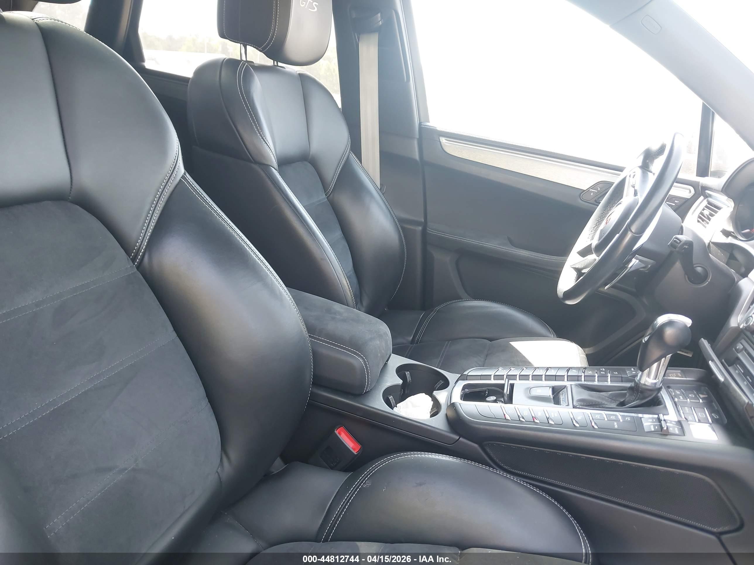 PORSCHE MACAN image 5