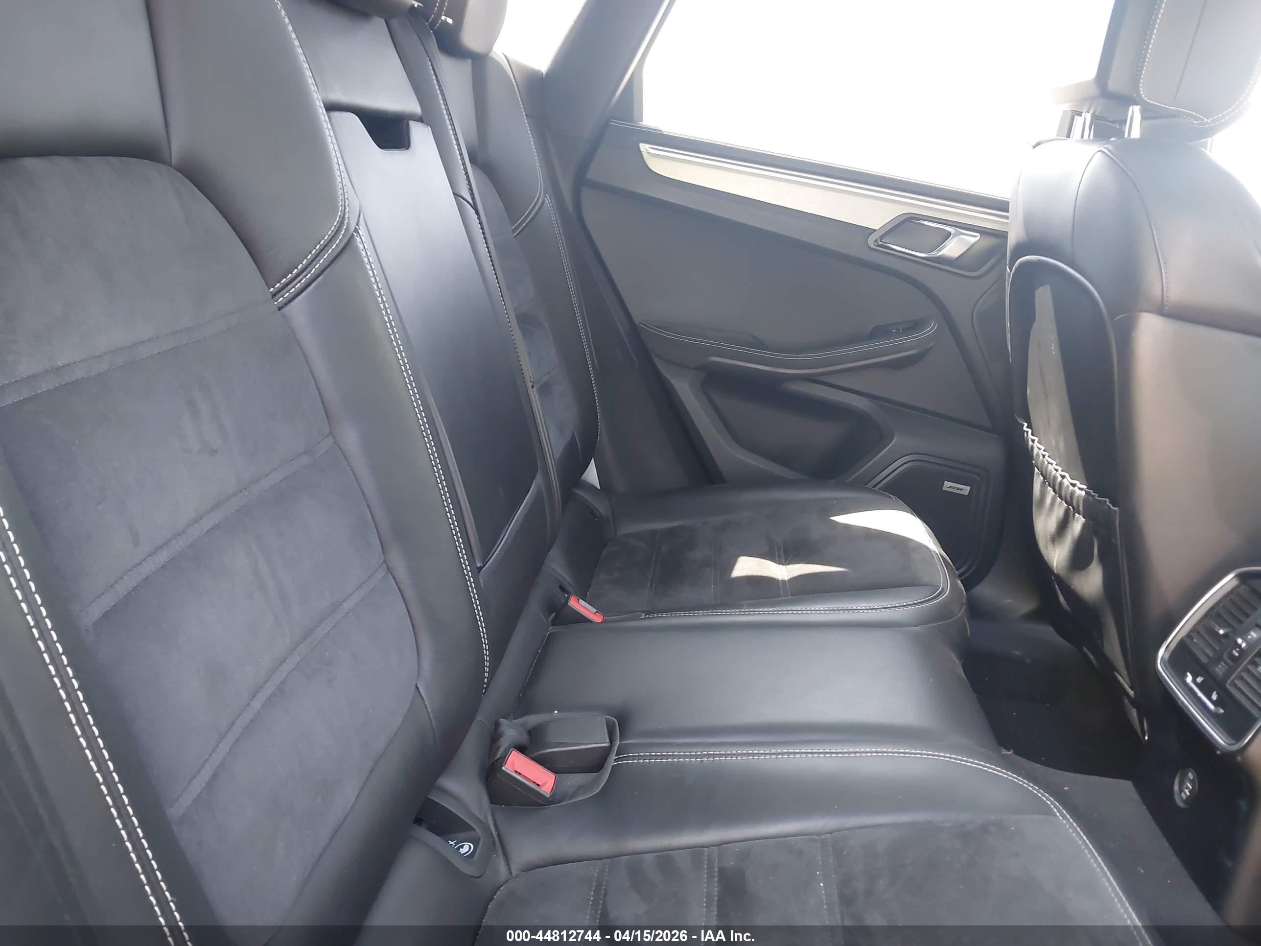 PORSCHE MACAN image 8