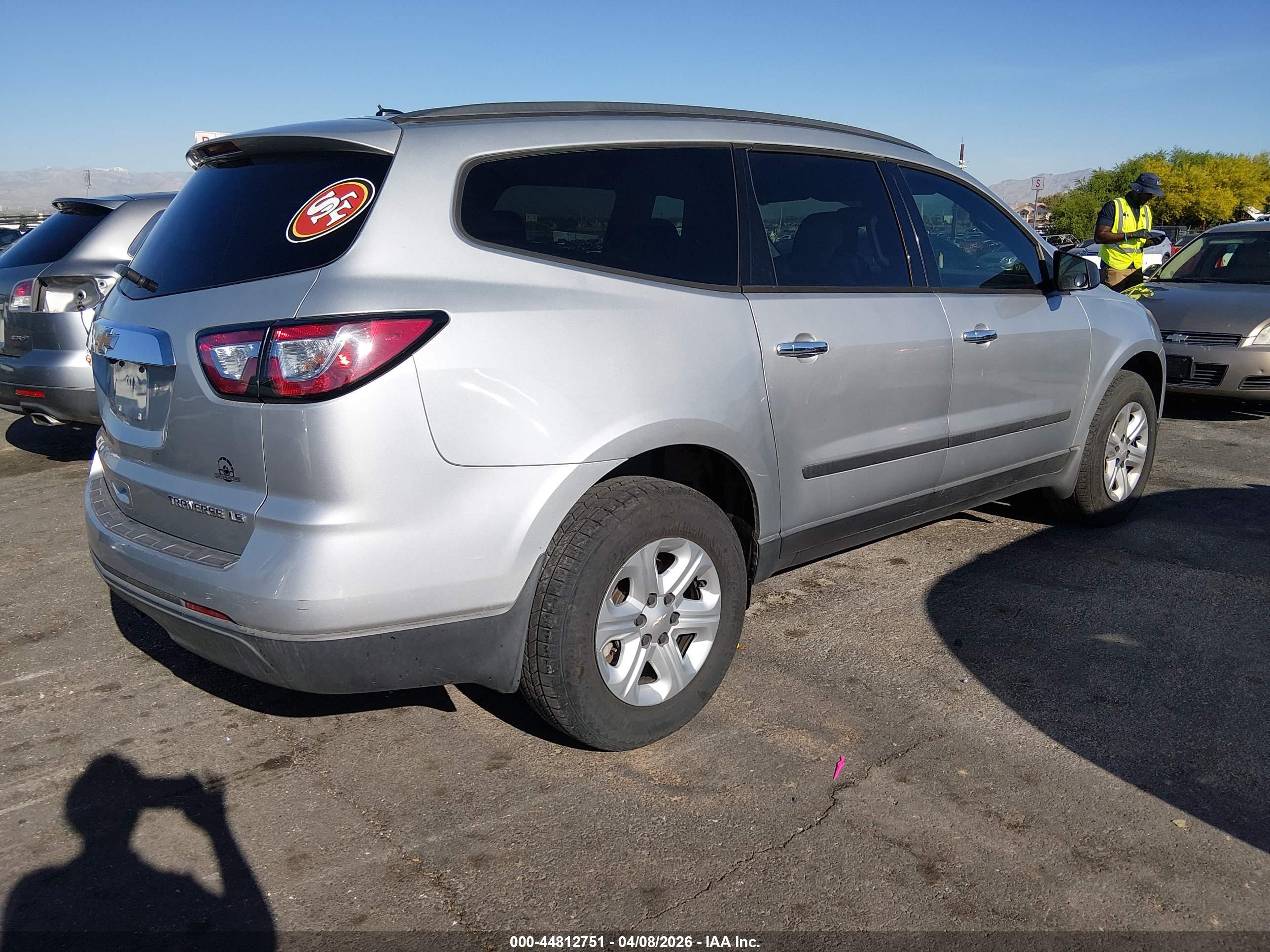 CHEVROLET TRAVERSE image 4