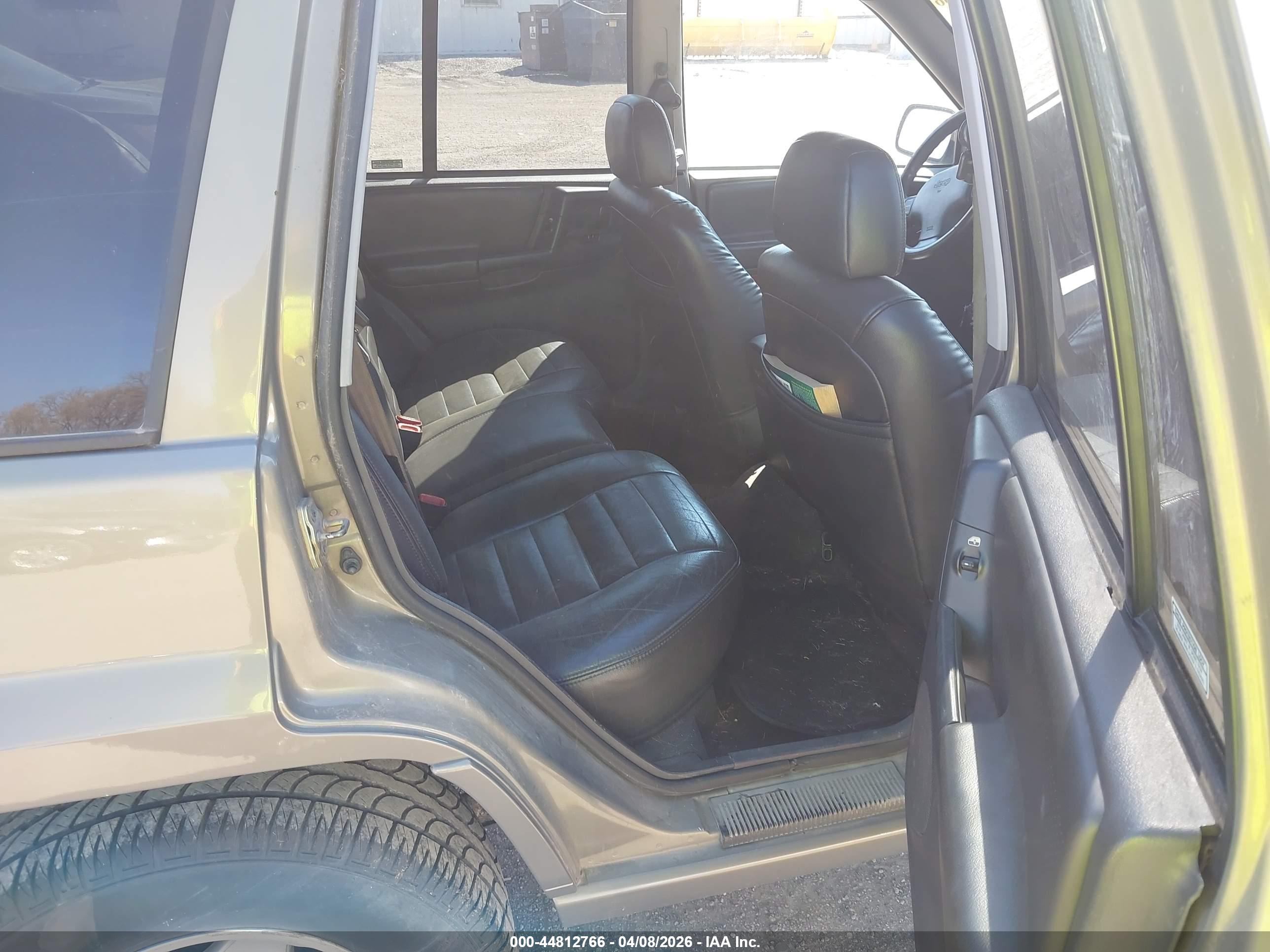 JEEP GRAND image 8