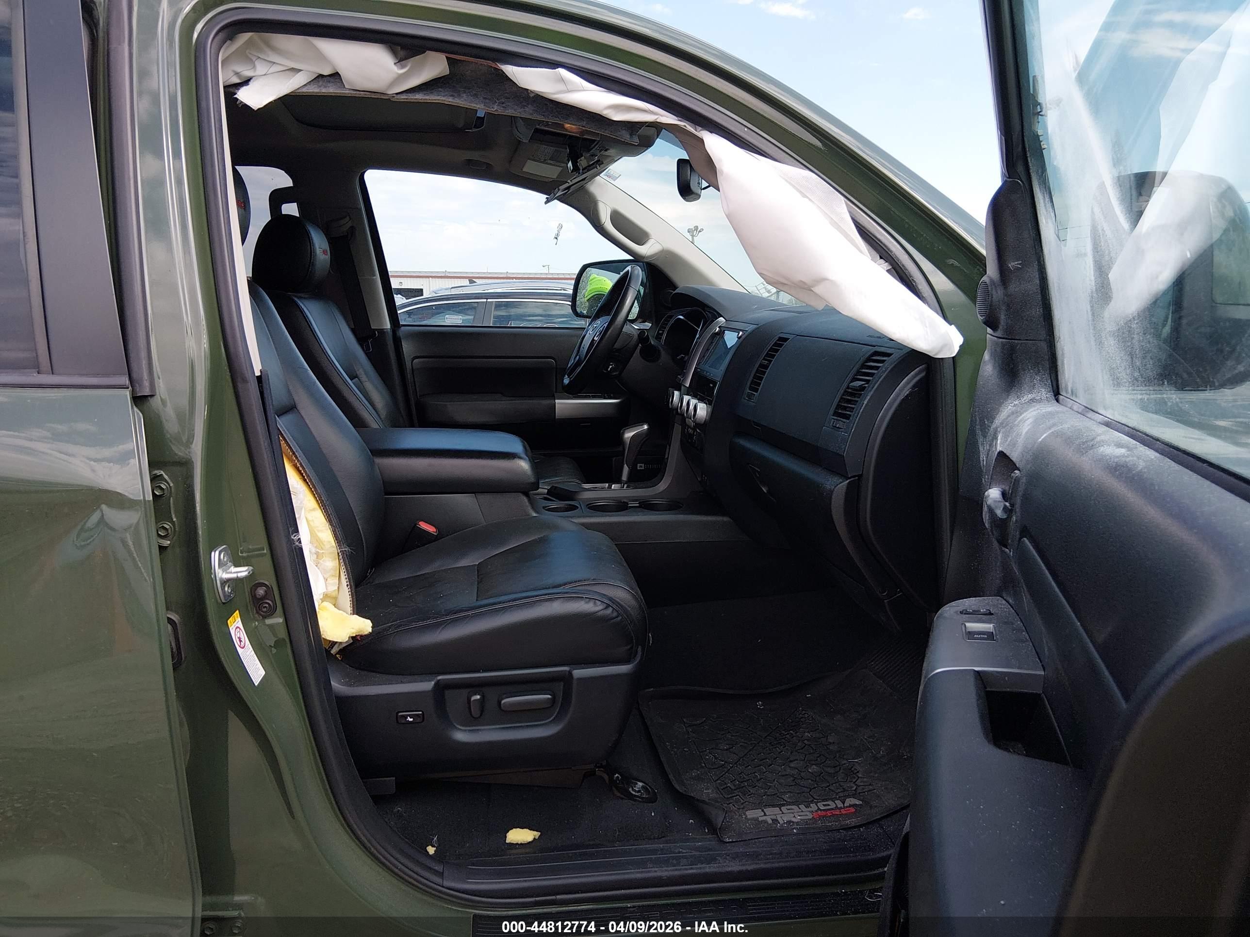 TOYOTA SEQUOIA image 5