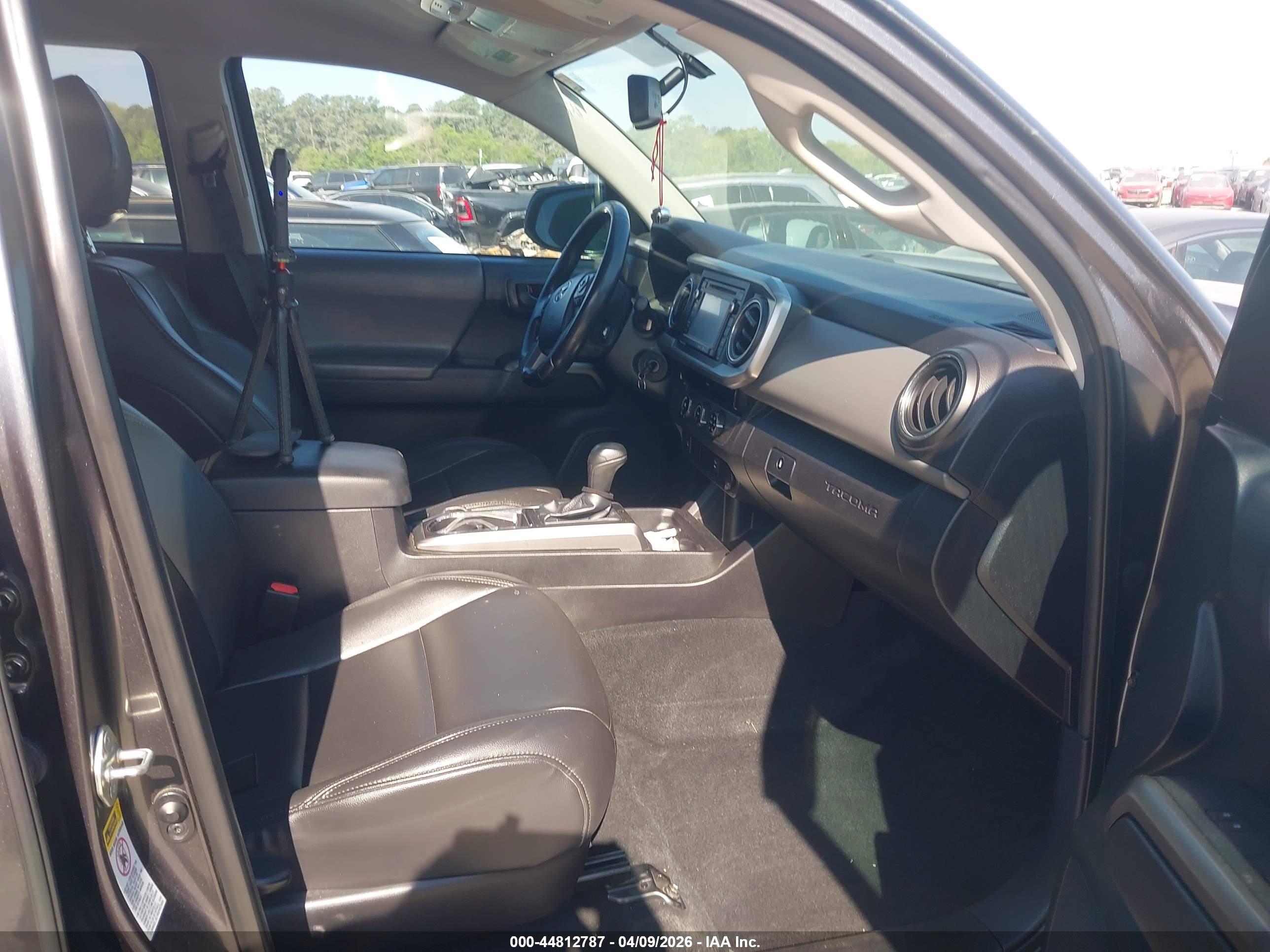 TOYOTA TACOMA image 5