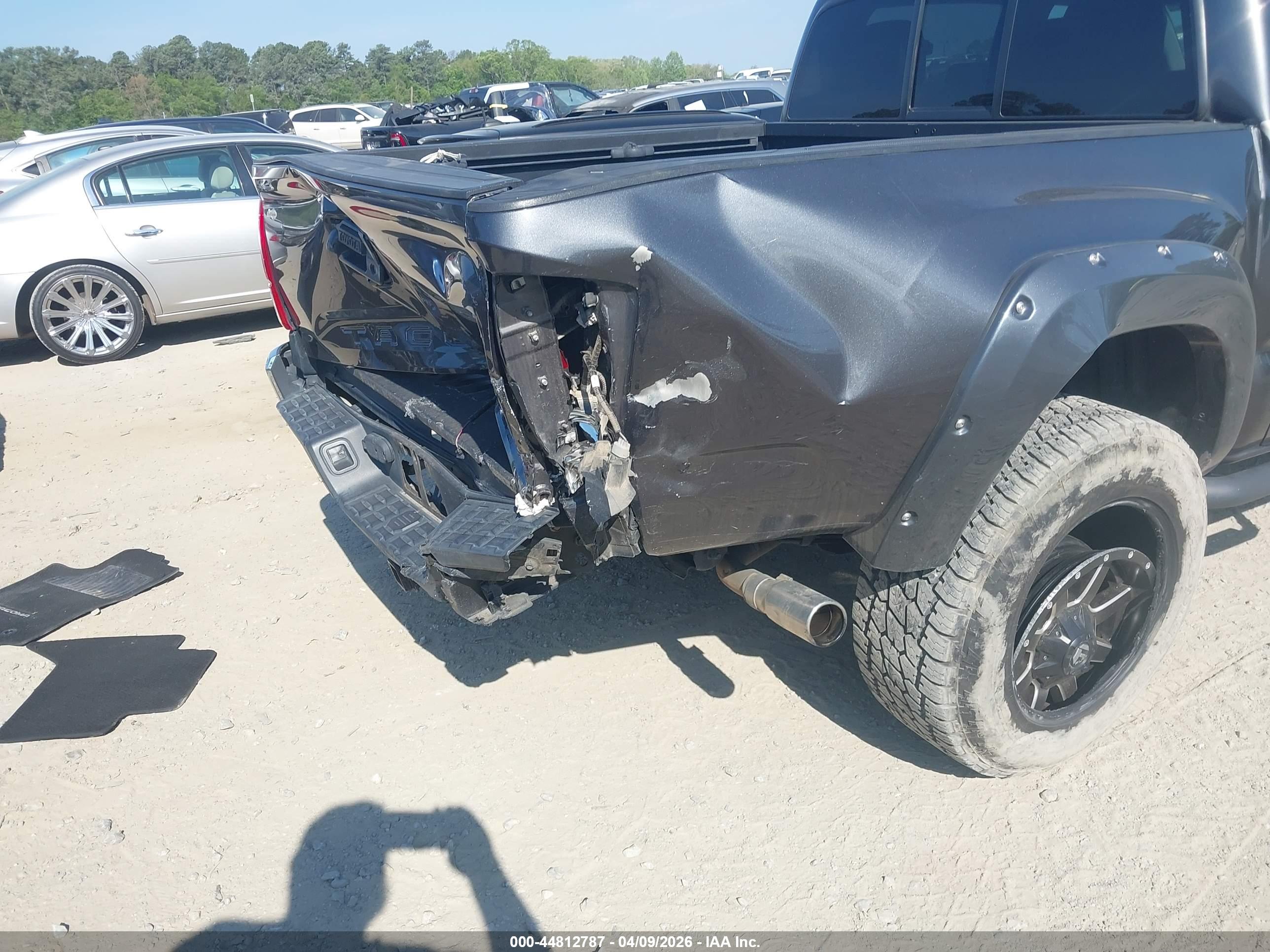 TOYOTA TACOMA image 6