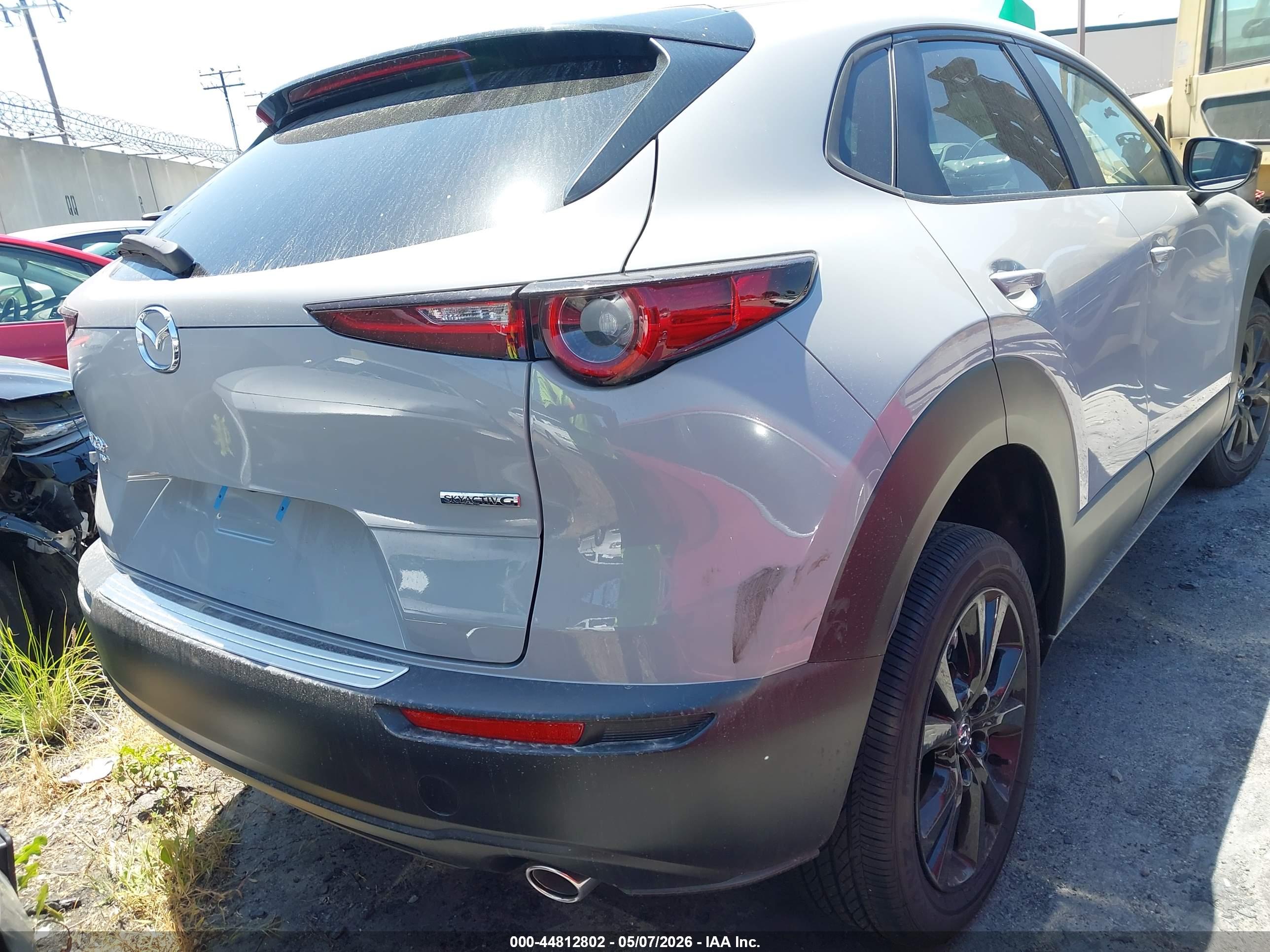 MAZDA CX-30 image 4