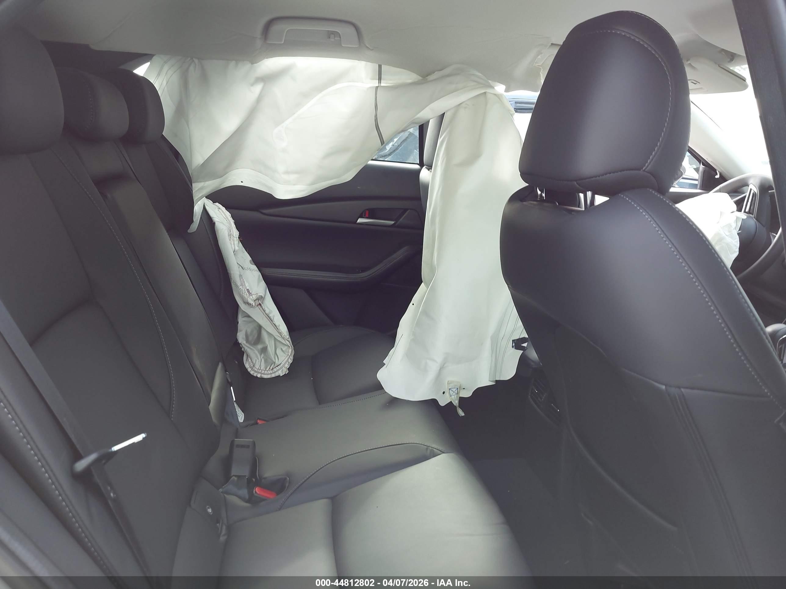 MAZDA CX-30 image 8