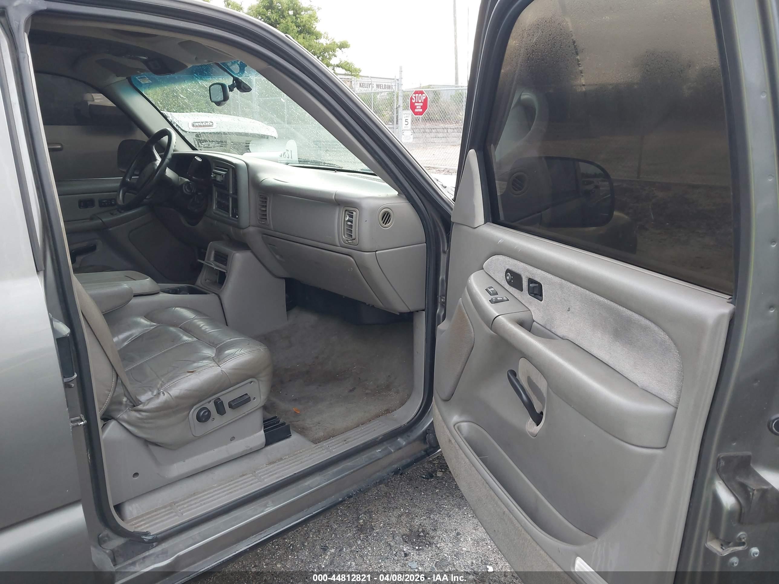 CHEVROLET SILVERADO image 5