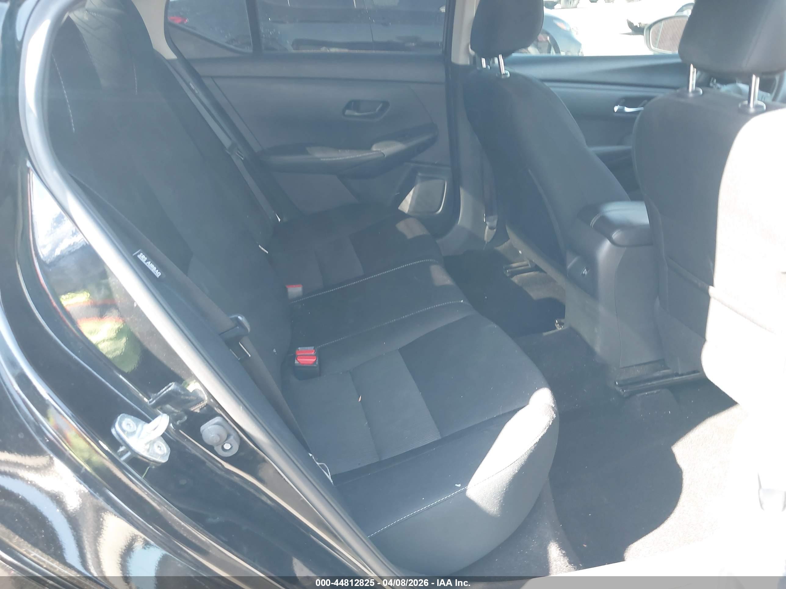NISSAN SENTRA image 8