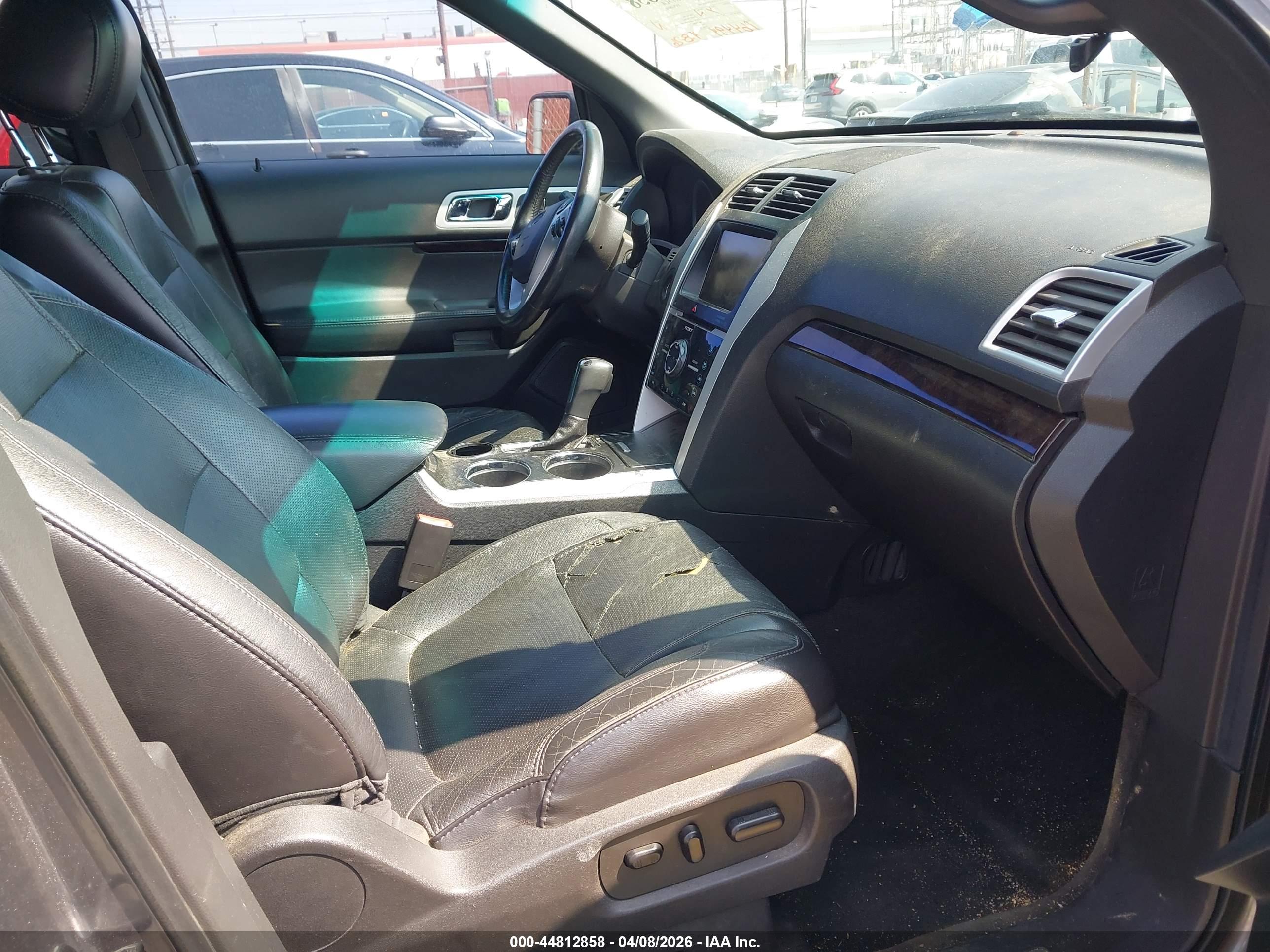 FORD EXPLORER image 5