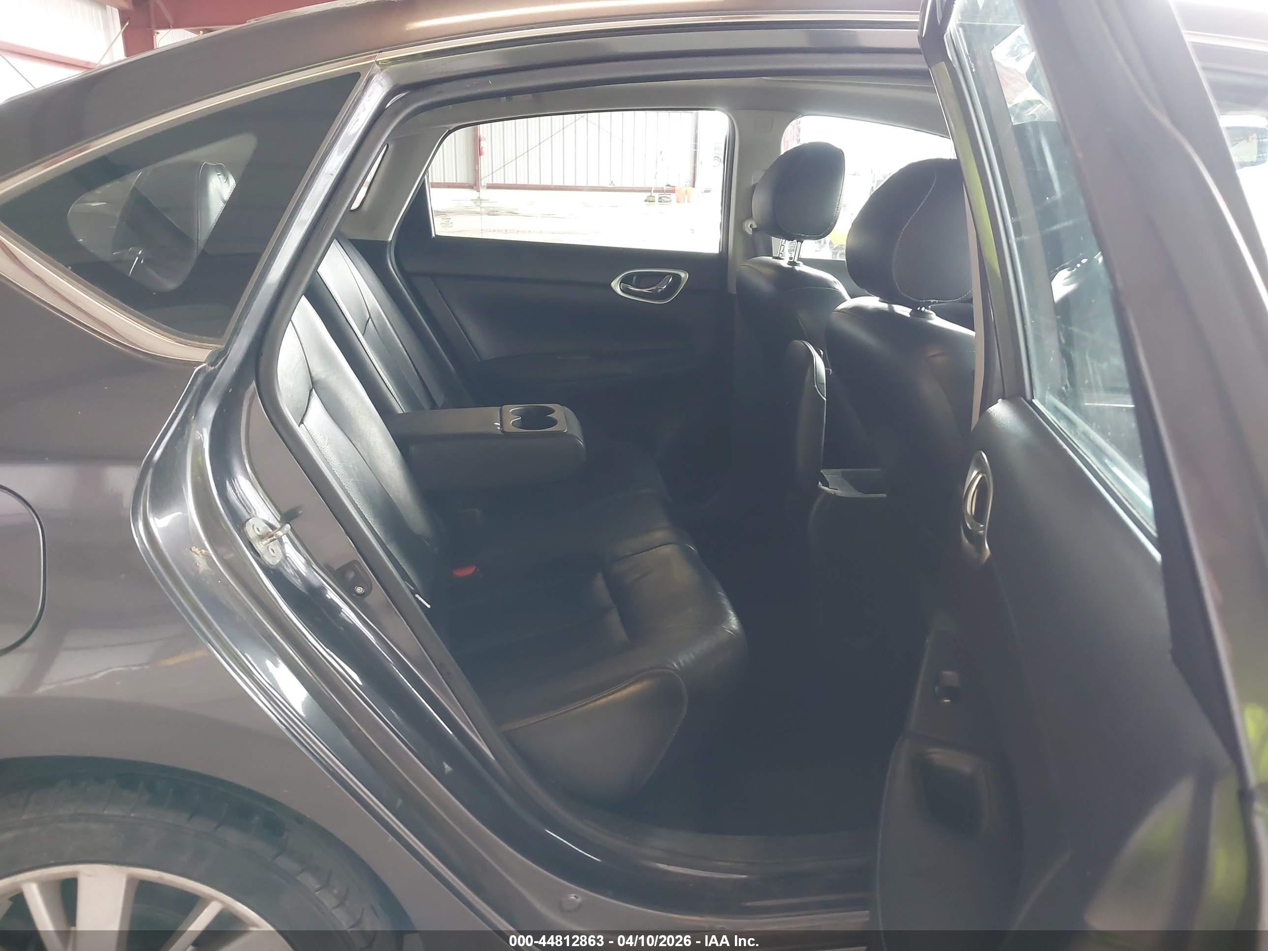 NISSAN SENTRA image 8