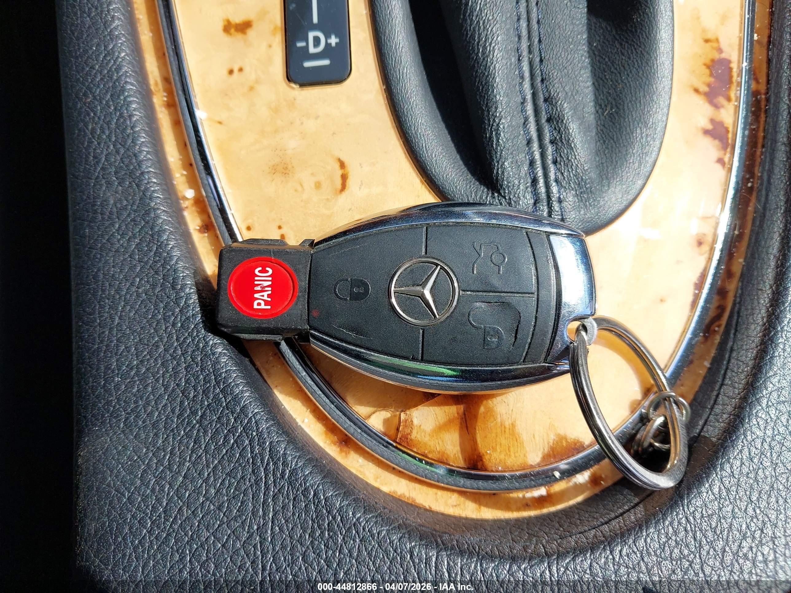 MERCEDES-BENZ E image 11
