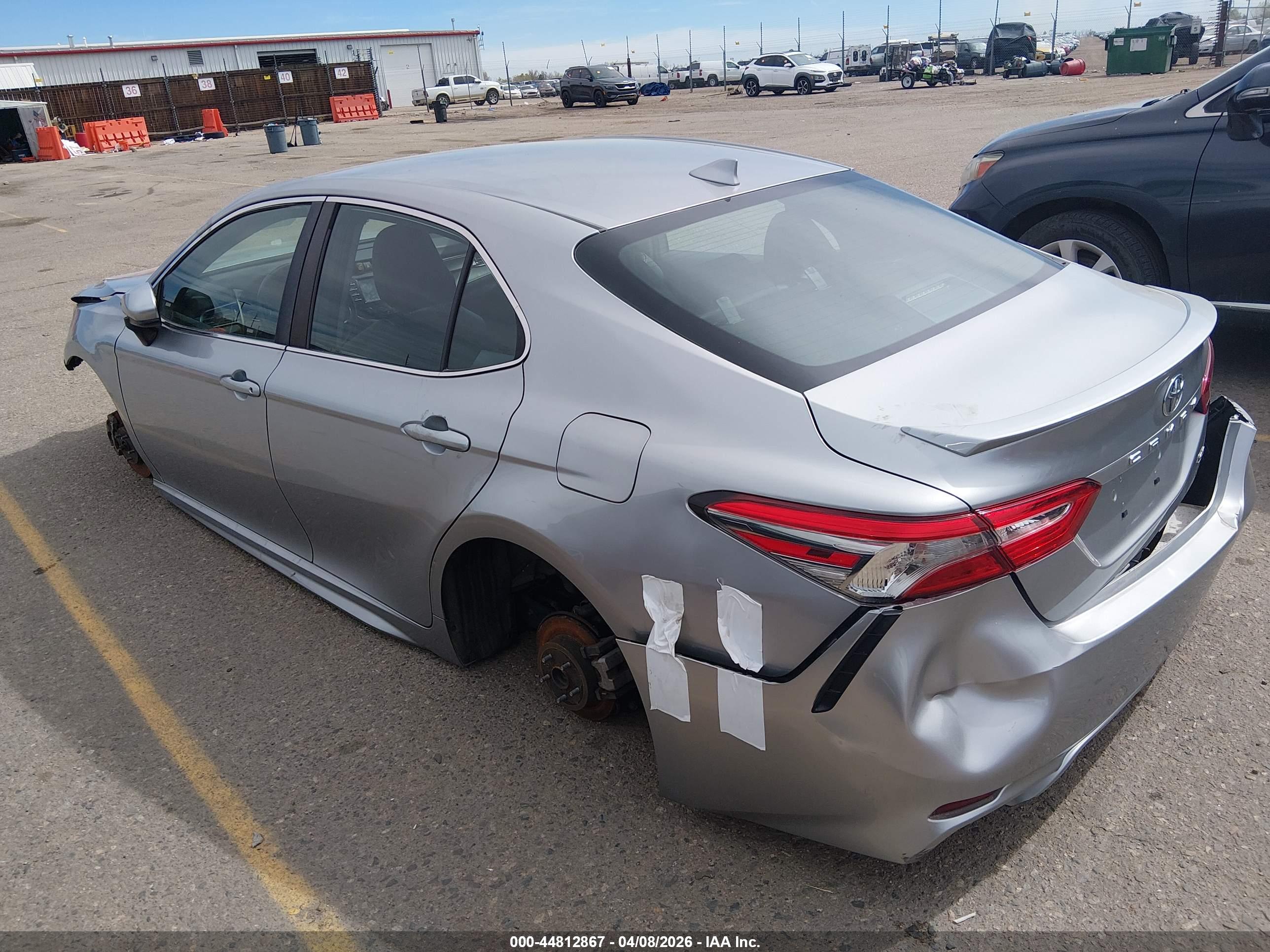TOYOTA CAMRY image 3