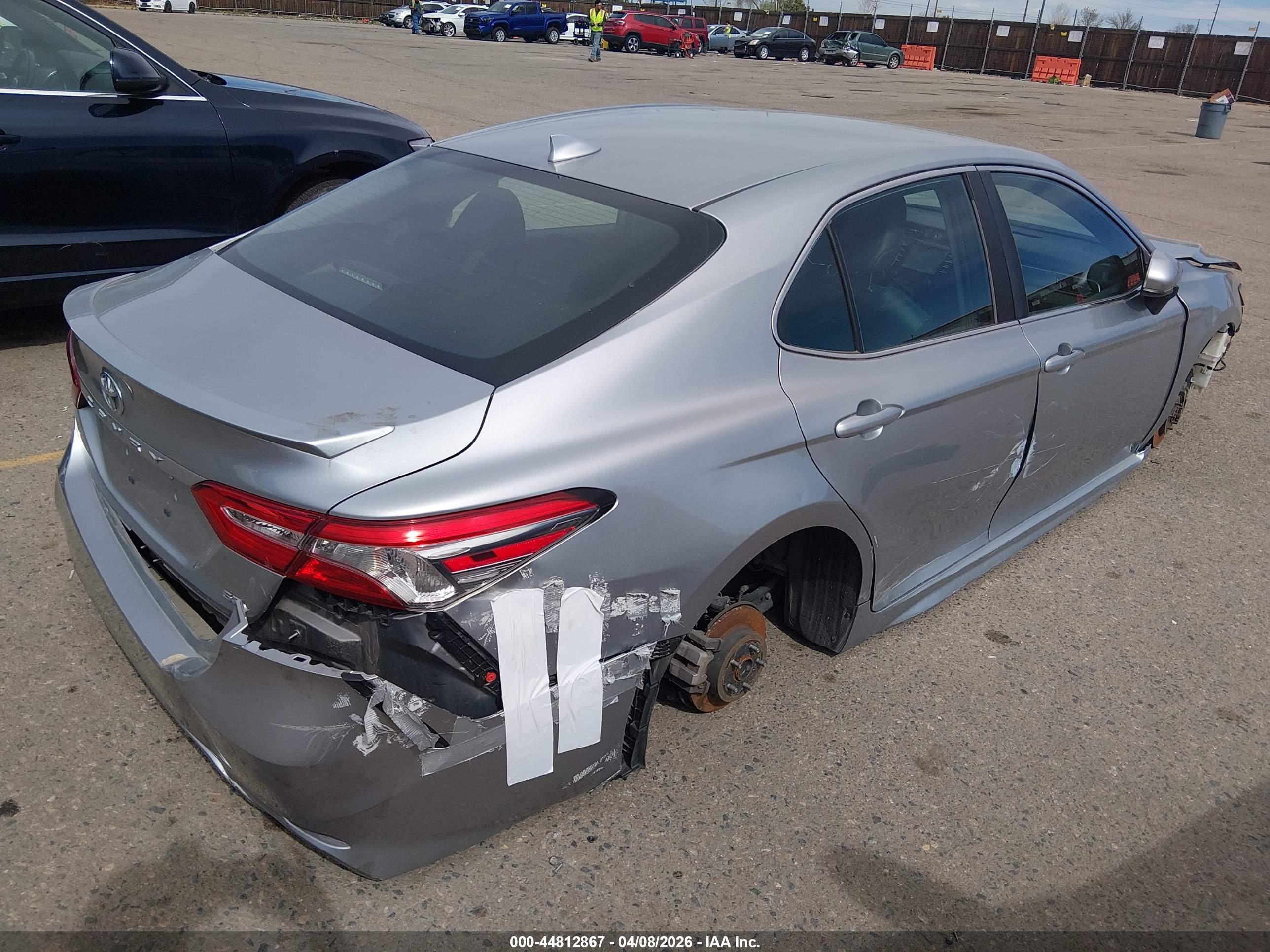TOYOTA CAMRY image 4