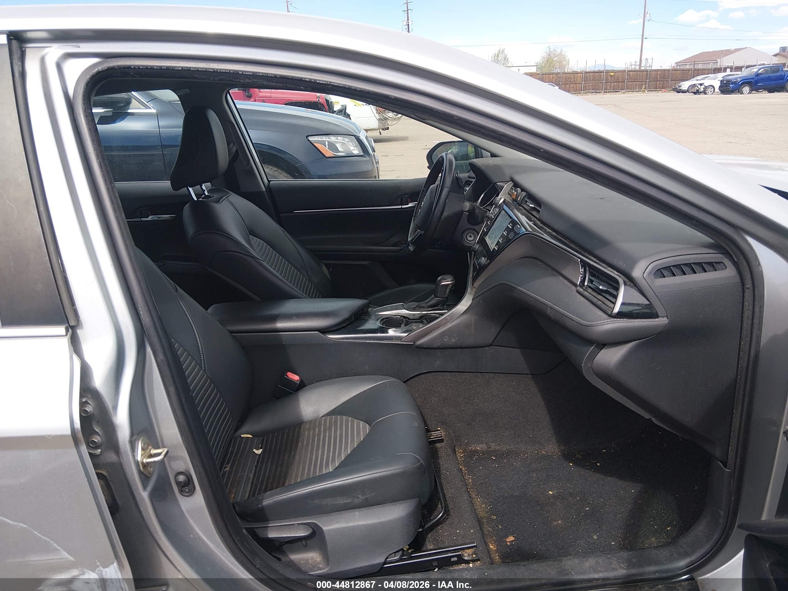 TOYOTA CAMRY image 5